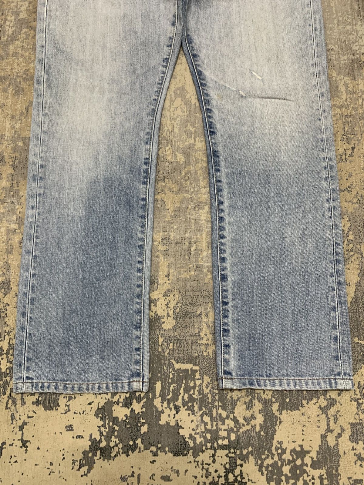 Japanese Brand Japanese Brand Uniqlo Blue Wash Distressed Jeans Size US 33 - 6 Thumbnail