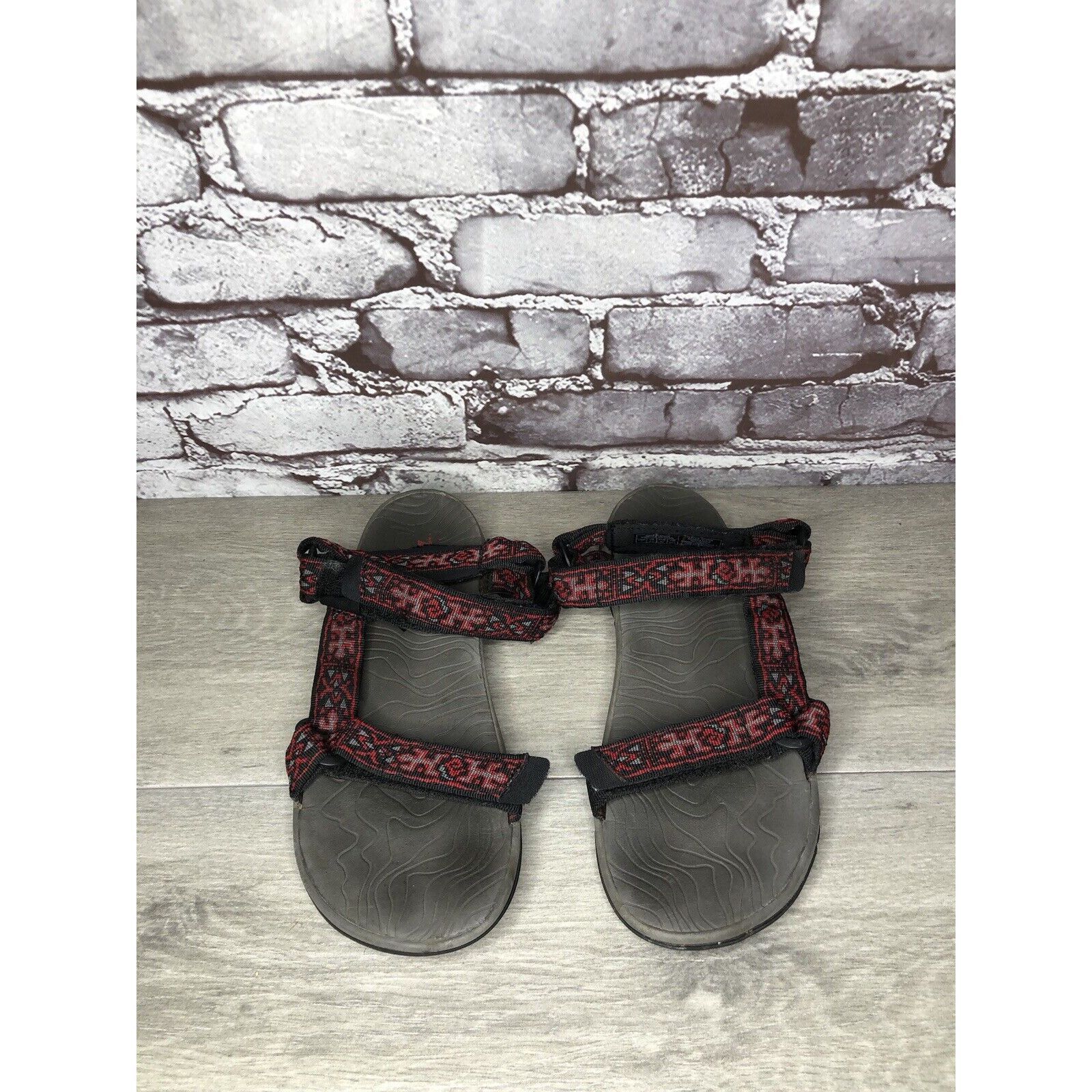 Teva Teva Hurricane 3 Red Black Lizard Print Nylon Strappy Hiking Size US 7 / EU 40 - 11 Thumbnail