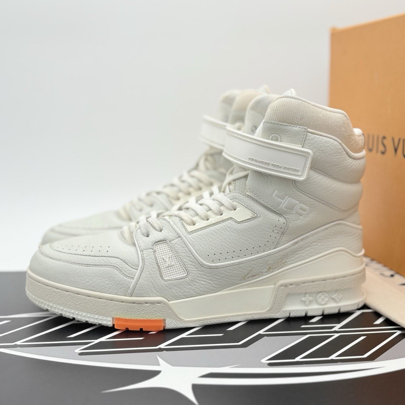 Louis Vuitton Louis Vuitton Trainer High Top ' Grey ' | GREAT COND! Size US 11 / EU 44 - 1 Thumbnail