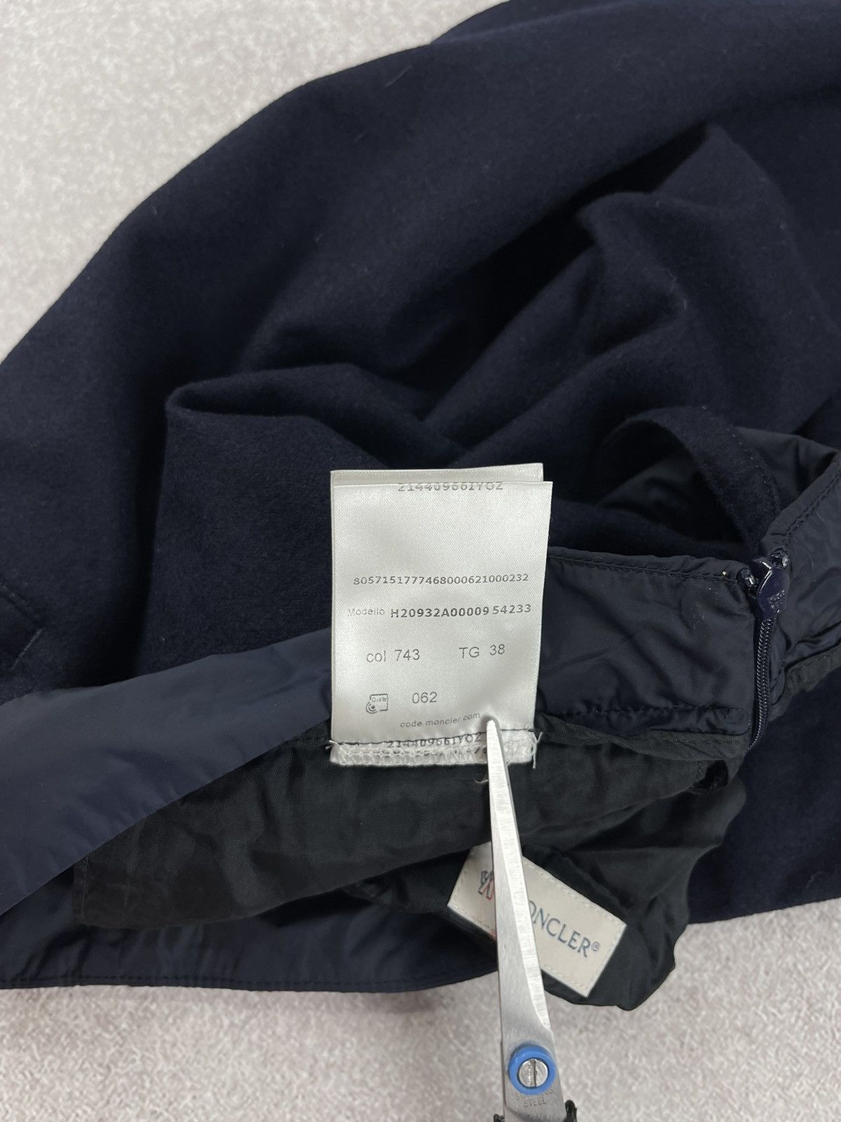 Moncler Women’s Moncler Wool Dress Trousers Pants Size 38 Size 26" / US 2 / IT 38 - 16 Thumbnail