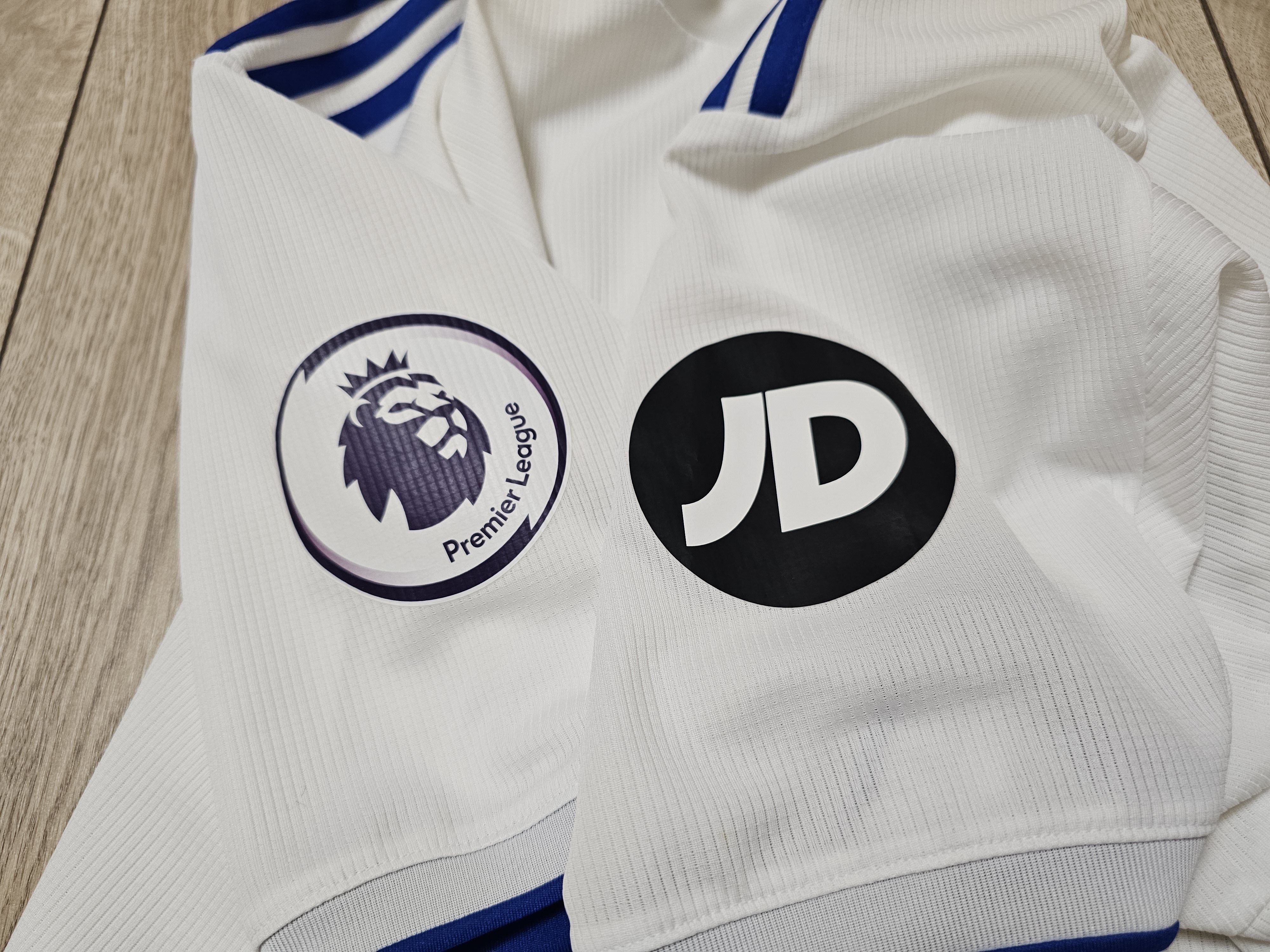 Adidas LEEDS UNITED 2020 2021 HOME FOOTBALL SHIRT SOCCER JERSEY Size US XL / EU 56 / 4 - 6 Thumbnail