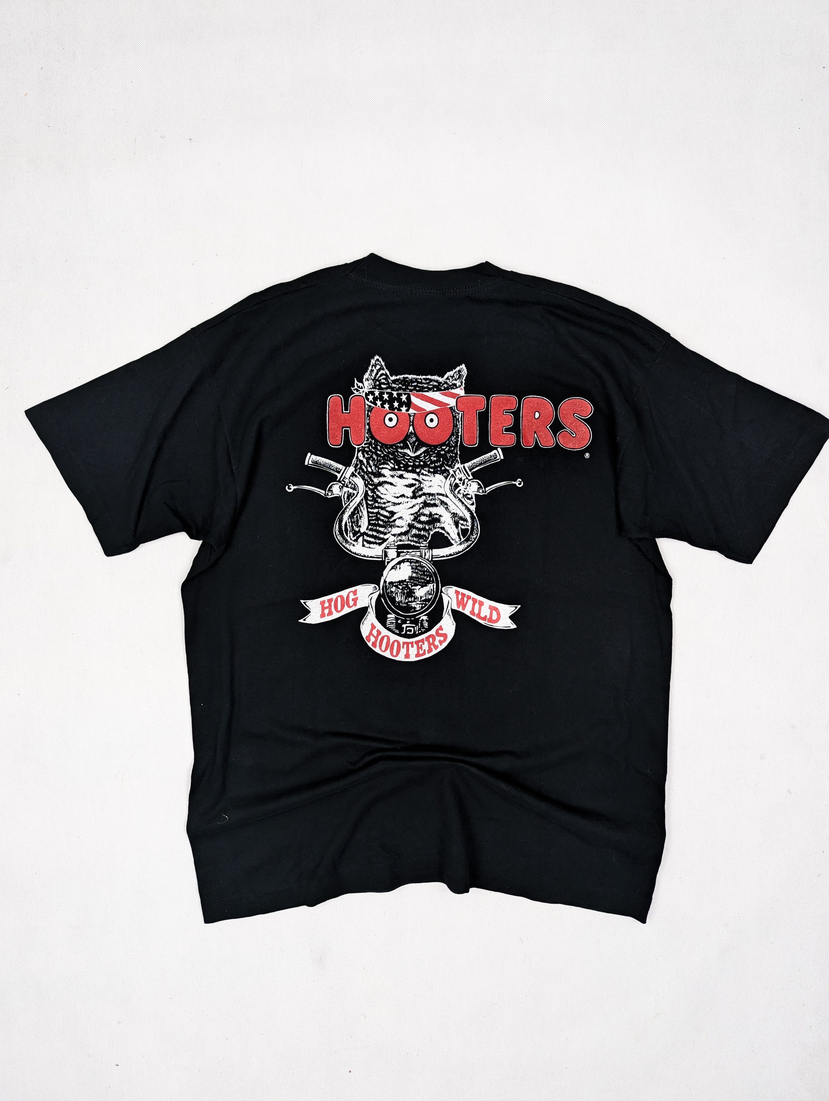 Vintage Vintage Hooters tshirt XL owls Size US XL / EU 56 / 4 - 1 Thumbnail