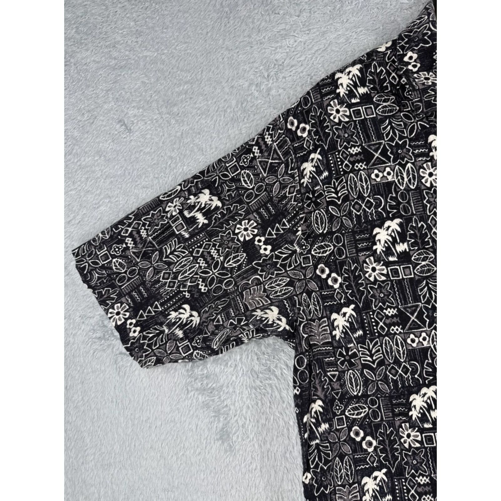 Ocean Pacific Ocean Pacific Shirt Men 2XL Black Hawaiian Floral Pattern Rayon Blend Short Sleeve Button-Up Casual Beach Vacation Surf Aloha Men Size US XXL / EU 58 / 5 - 3 Thumbnail