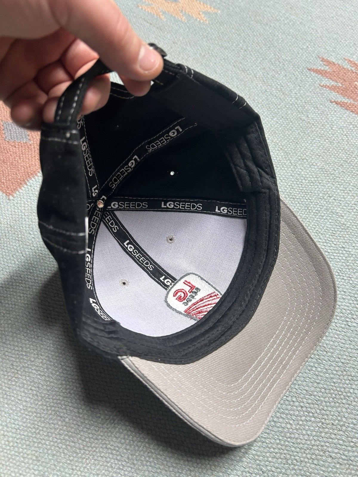 Vintage LG Seeds strapback hat cap farm feed gray black embroidered Size ONE SIZE - 6 Thumbnail