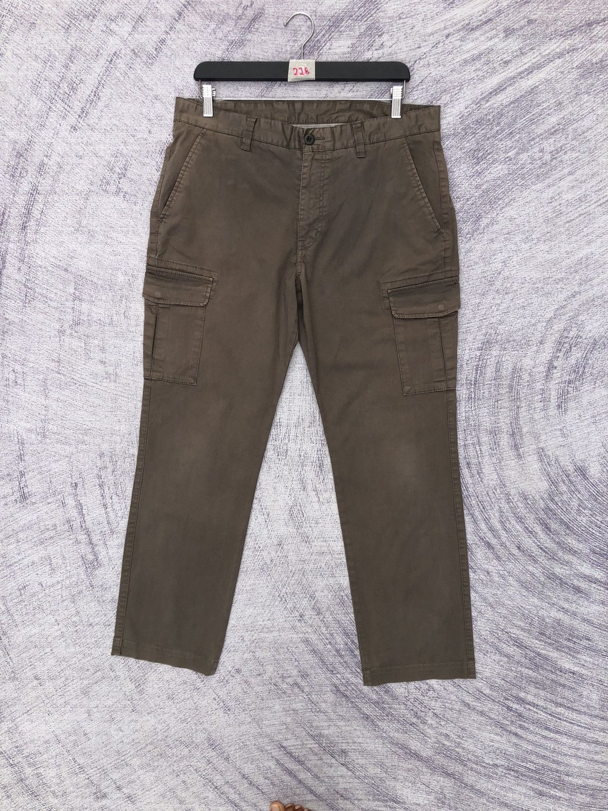 Japanese Brand × Olive × Uniqlo Japanesebrand Uniqlo Faded Olive Multipocket W35xL40 Size US 35 - 1 Thumbnail