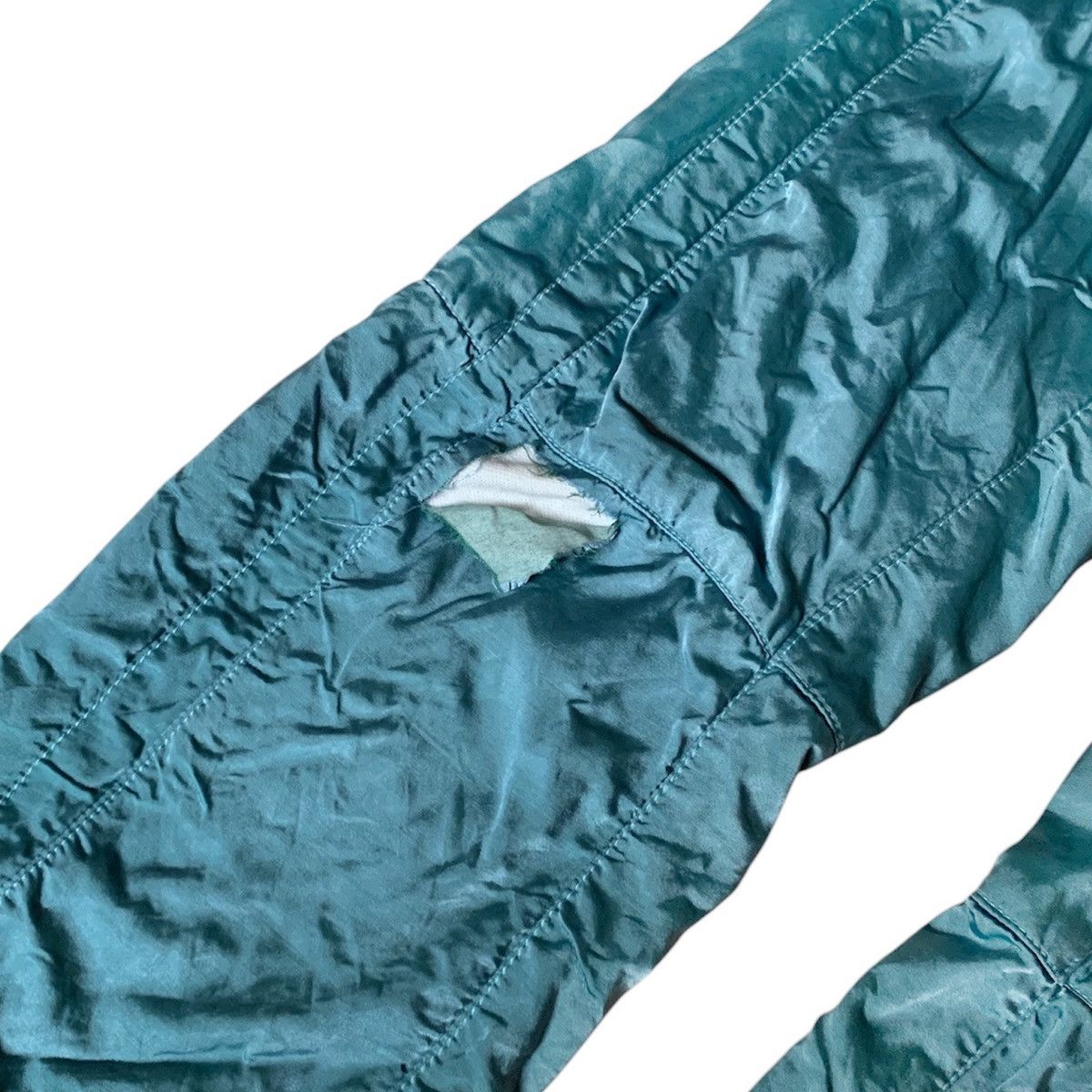 99%IS- × Vintage 🧿SHIMMERED NYLON ASTRONAUT SKI PANTS IN LIGHT BLUE Size US 32 / EU 48 - 6 Thumbnail