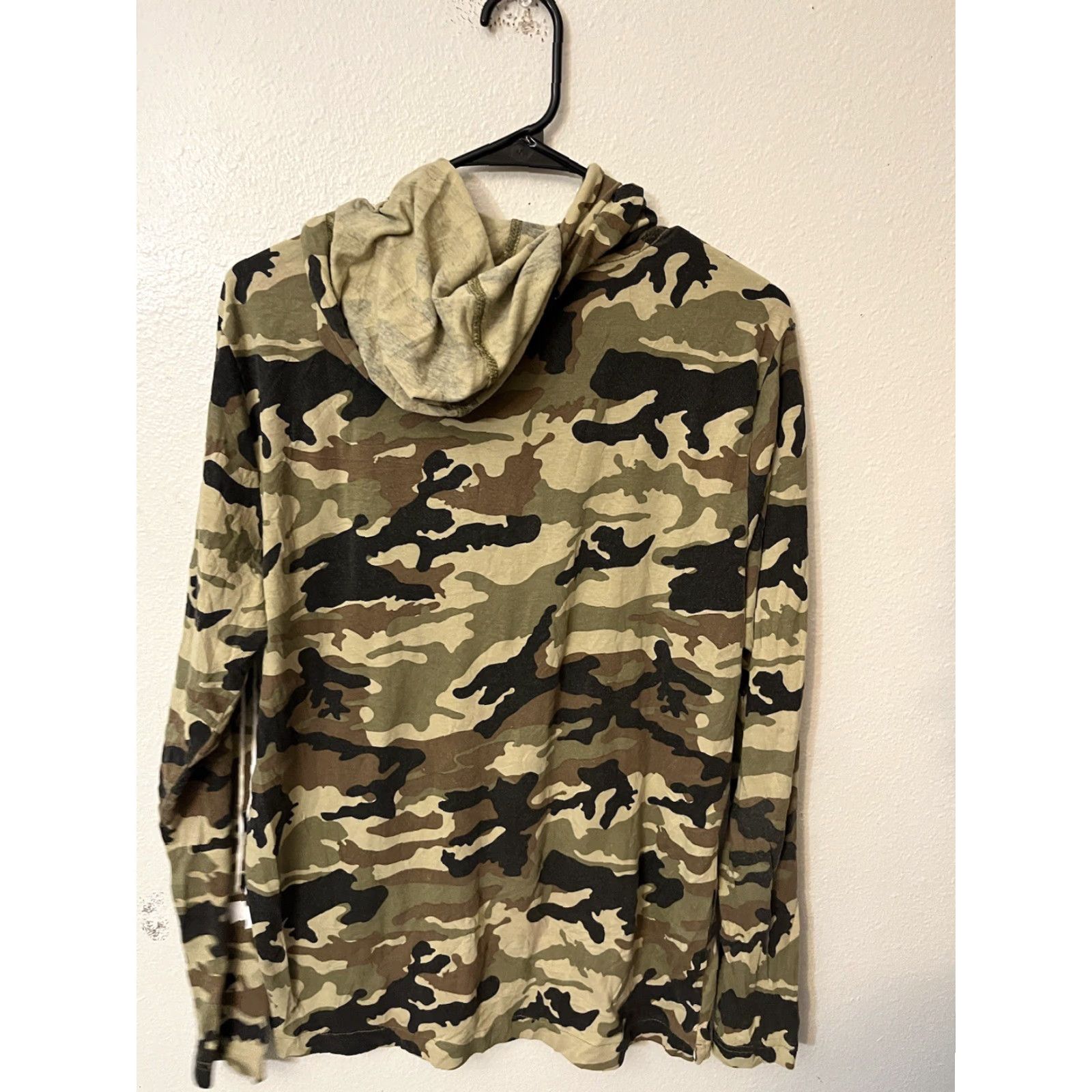 Levi's VINTAGE Levi's Hoodie Shirt Mens L Green Camouflage Long Sleeve Lightweight Spell Out (Center) Mens Size US L / EU 52-54 / 3 - 2 Thumbnail
