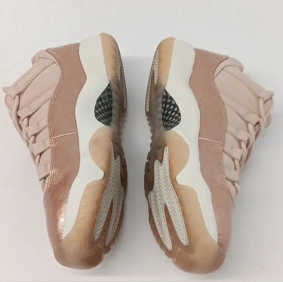 Jordan Brand Jordan Women's 11 Retro Low 'Rose Gold' - US9 Size US 9 / IT 39 - 9 Thumbnail