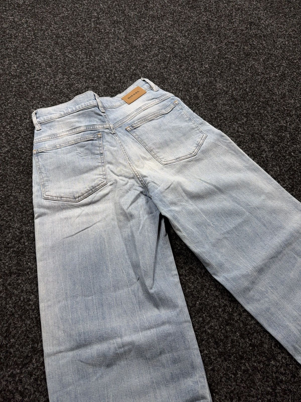 Diesel Luxury 00s Diesel Industry Widee Light Wash Y2K Denim Jeans Size 26" / US 2 / IT 38 - 16 Thumbnail