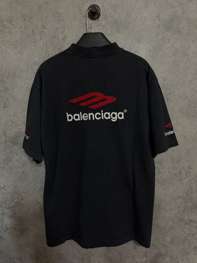 Balenciaga Balenciaga Black and red embroidered logo 3 B short sleeve Size US XS / EU 42 / 0 - 7 Thumbnail