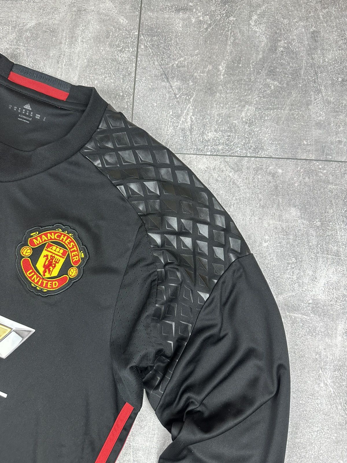 Adidas Adidas Manchester United Goalkeeper 2016/17 Home Jersey Size US M / EU 48-50 / 2 - 8 Thumbnail