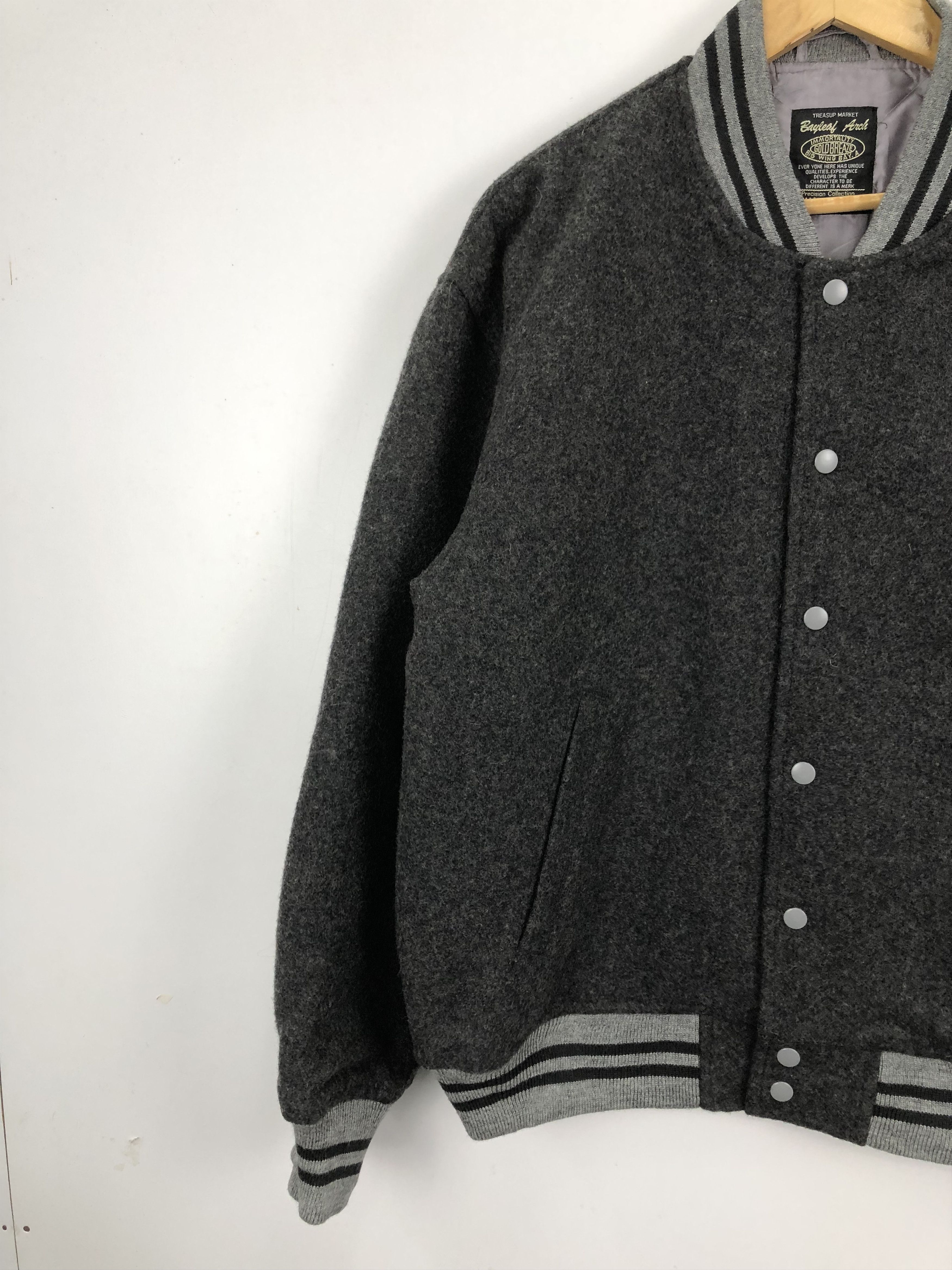 Vintage Vintage 90s Bayleaf Arch Wool Varsity Jacket V0305 Size US L / EU 52-54 / 3 - 6 Thumbnail