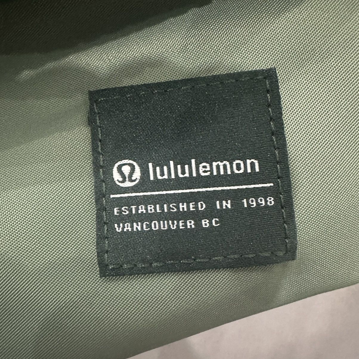 Lululemon Lululemon All Day Essential Belt Bag Green Size ONE SIZE - 5 Thumbnail