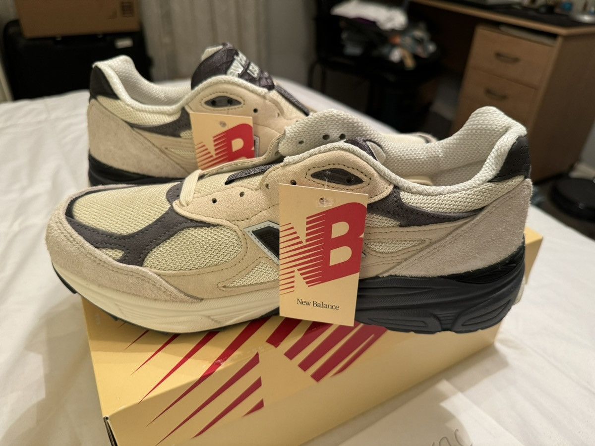 New Balance New Balance 990v3 Made in Usa Teddy Santis Moonbeam Size US 10.5 / EU 43-44 - 4 Thumbnail