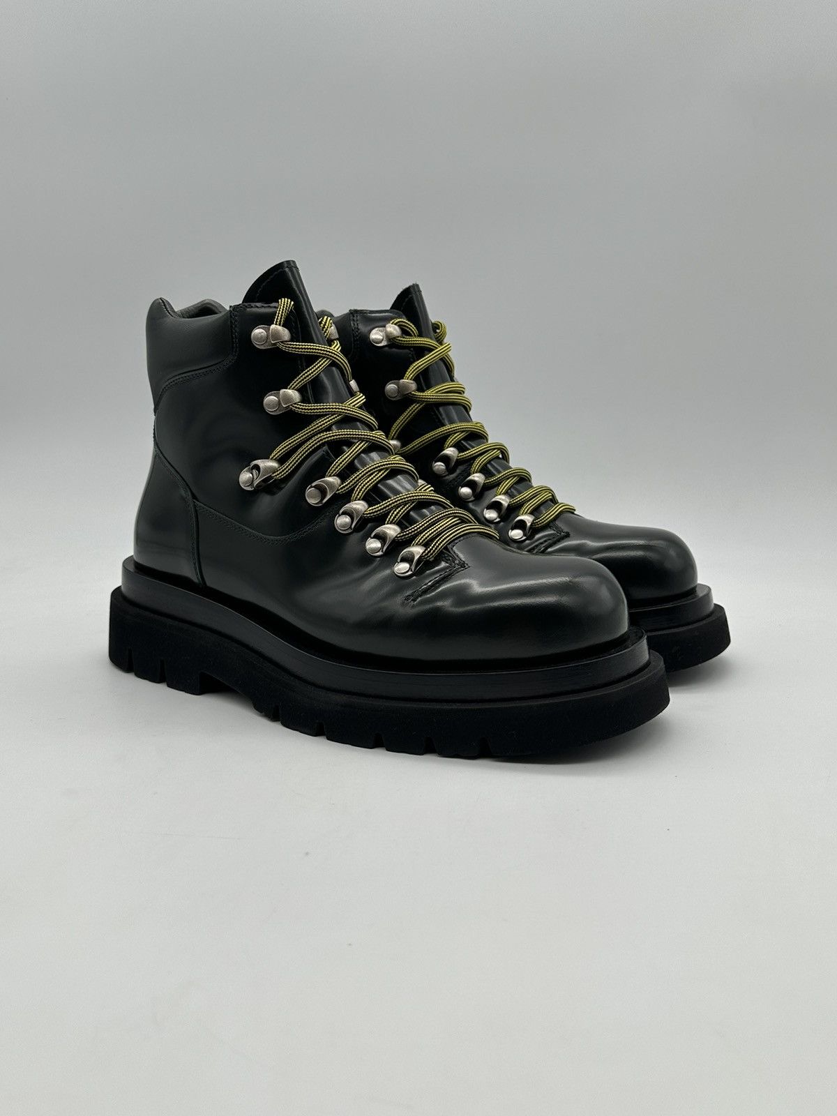 Bottega Veneta Shiny Leather Lace-Up Boots. Size 41 | Grailed