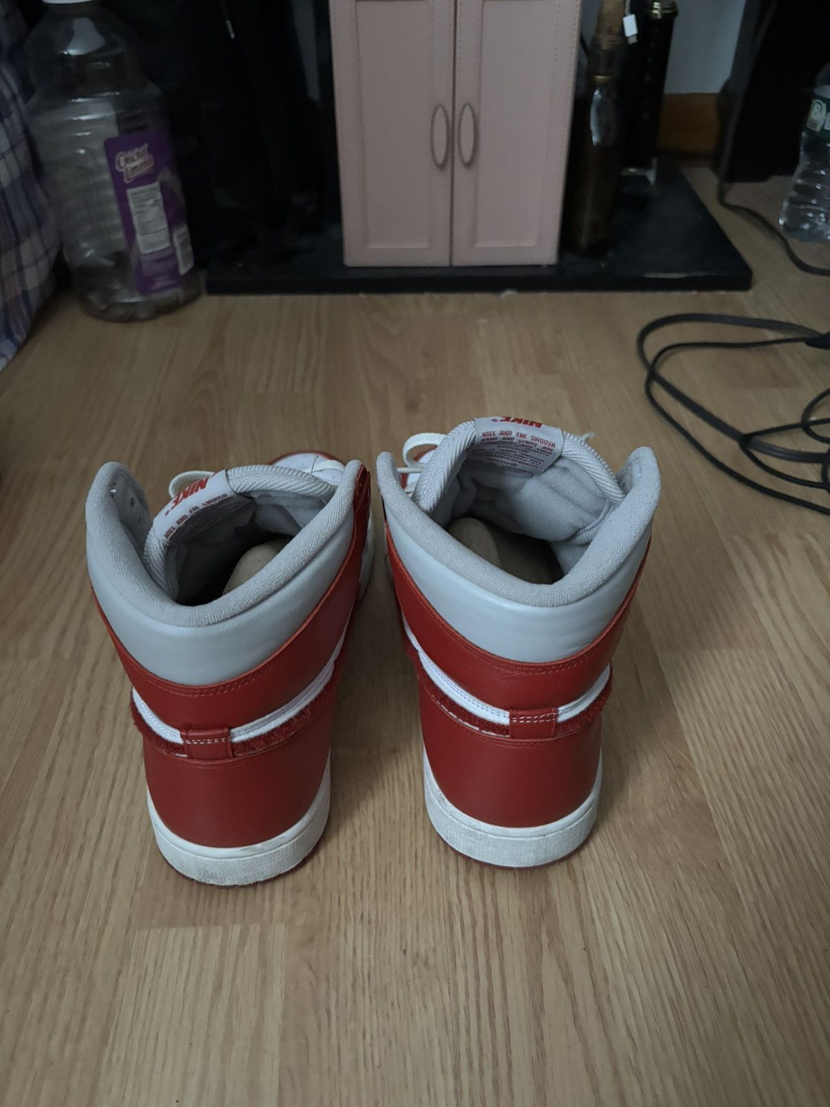 Jordan Brand Jordan 1 High Red Size US 9 / EU 42 - 5 Thumbnail
