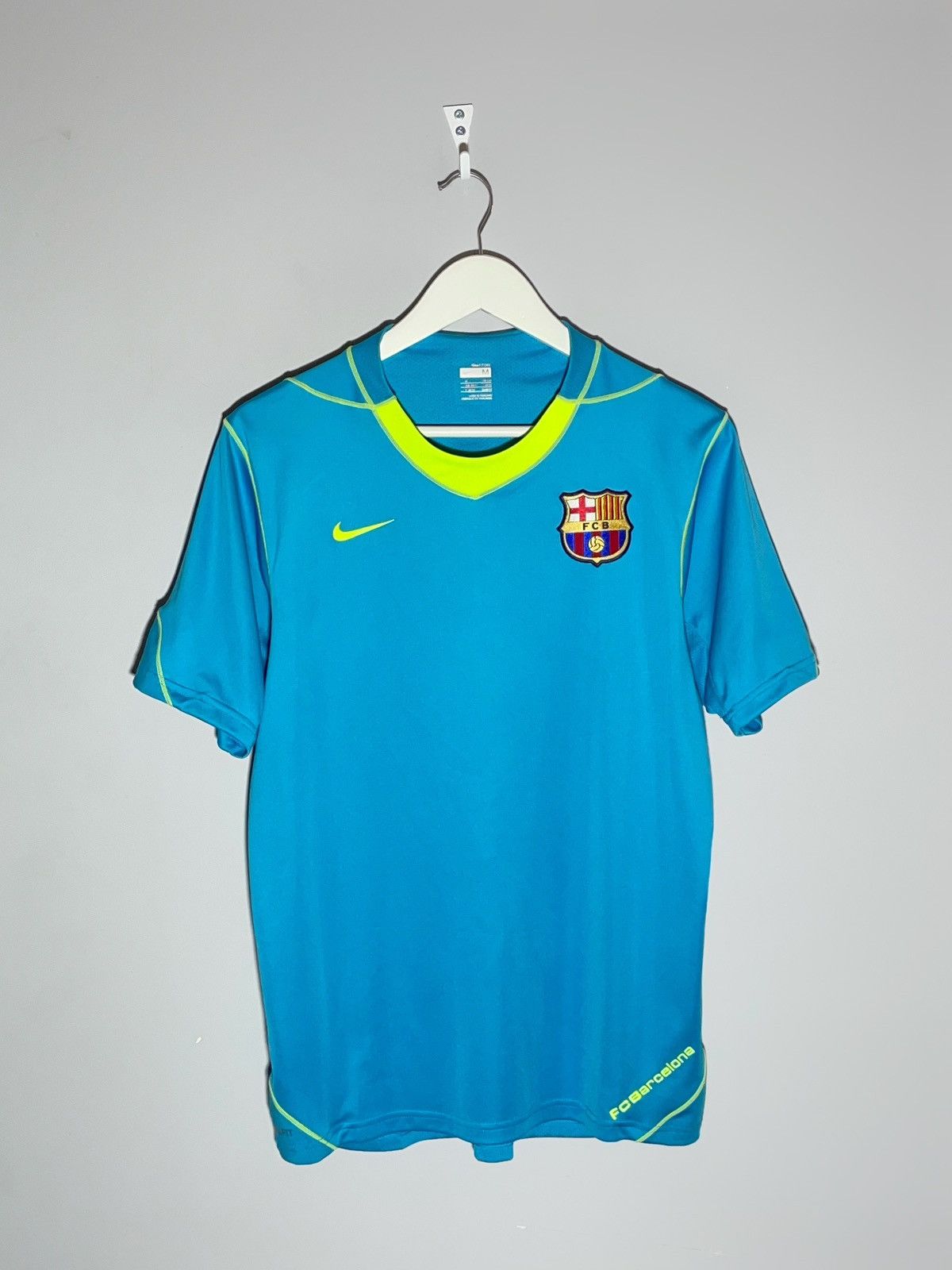 Vintage FC Barcelona Nike Vintage Hype Y2k Football Training Jersey Size US M / EU 48-50 / 2 - 1 Thumbnail