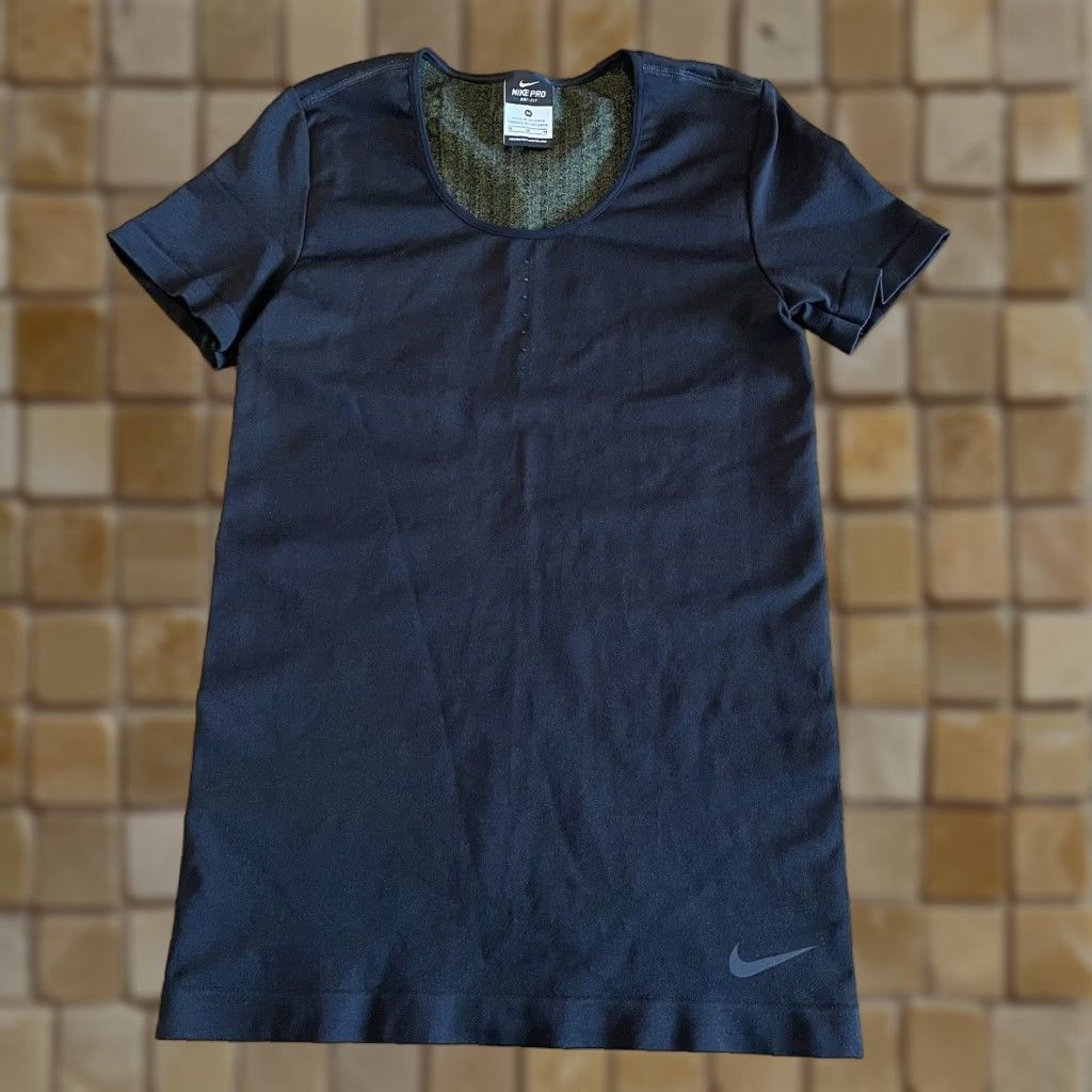 Nike Nike PRO Dri-FIT Compression T-Shirt Women's Medium Black Sportswear Size M / US 6-8 / IT 42-44 - 1 Thumbnail