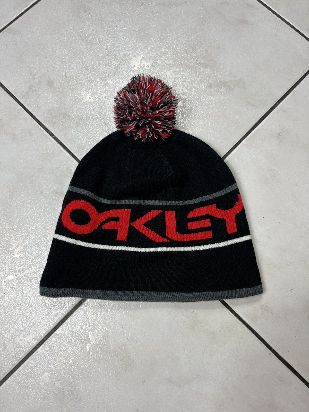 Oakley × Vintage Vintage Oakley archive y2k winter beanie hat pompom big logo Size ONE SIZE - 2 Thumbnail