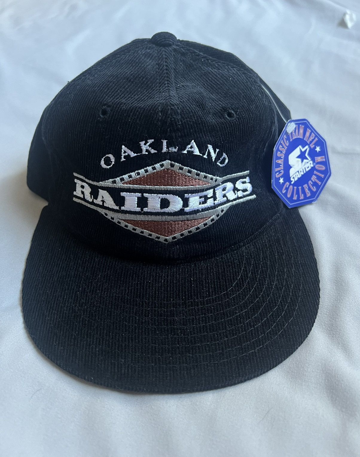 image of Oakland Raiders Deadstock Vintage Starter Corduroy Cap in Black/White, Men's