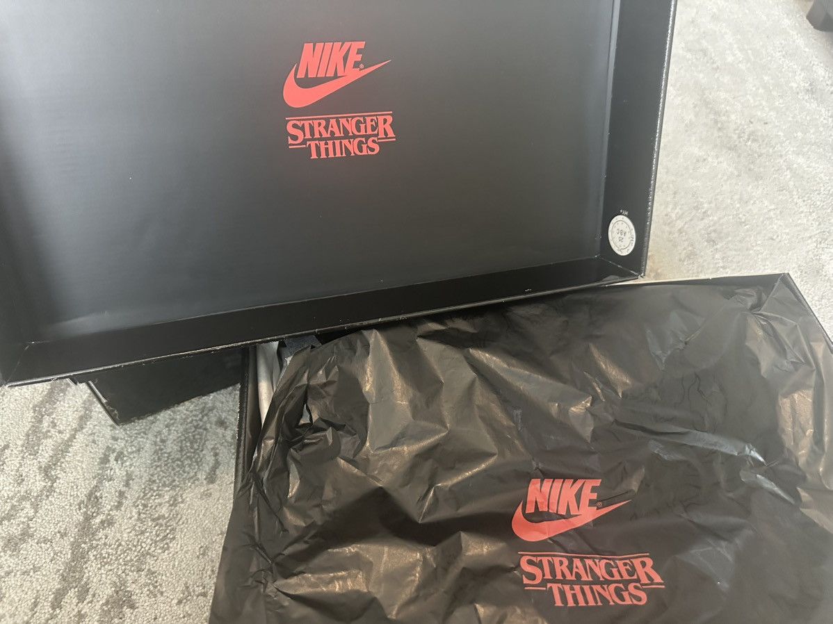 Nike Nike x Stranger Things Air Foamposite One Size US 10.5 / EU 43-44 - 11 Thumbnail