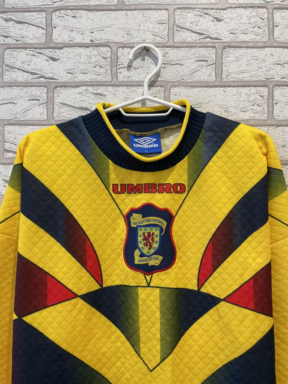 Vintage Vintage 1997-98 Umbro Scotland Scottish FA Goalkeeper Shirt Size US XL / EU 56 / 4 - 3 Thumbnail