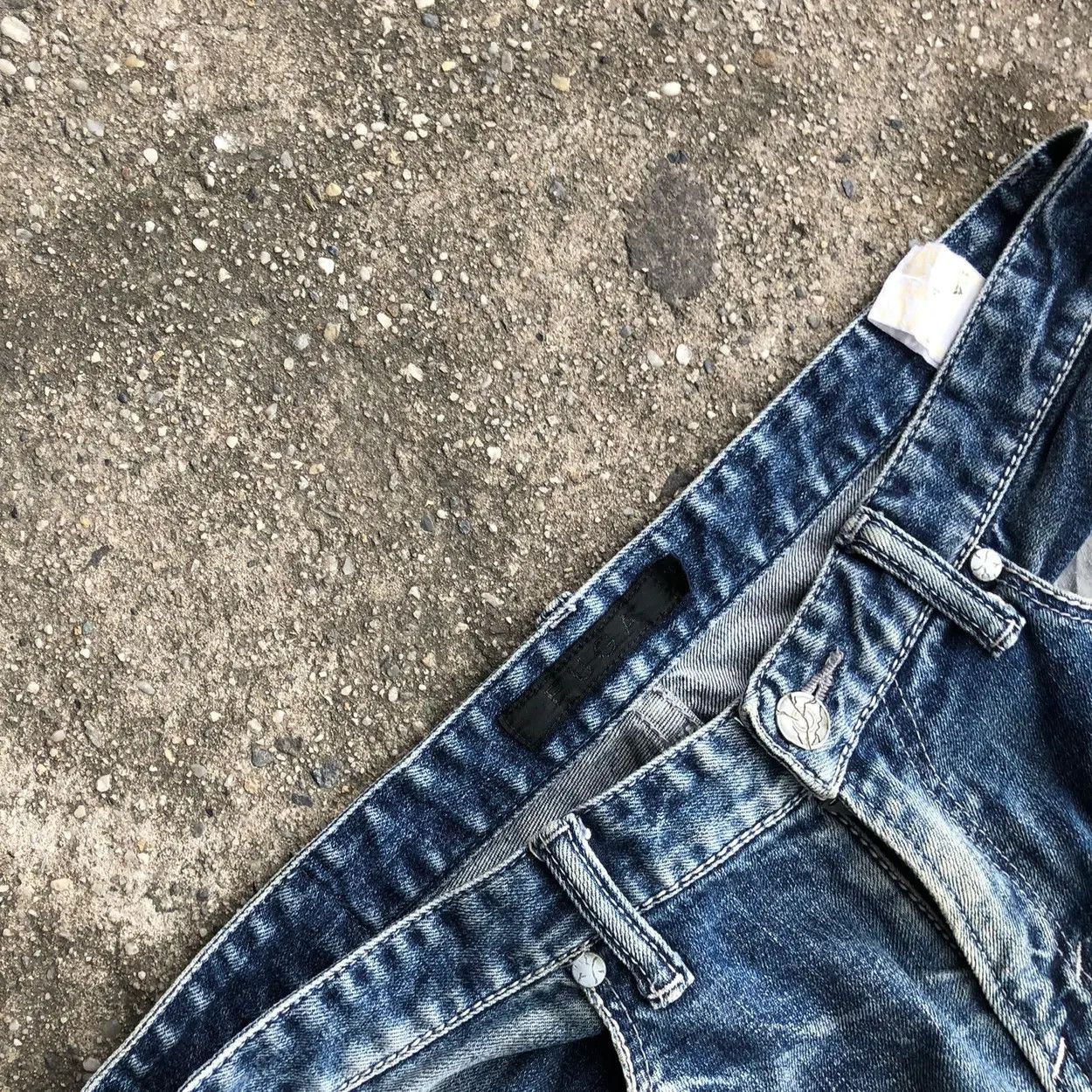 GOSTAR DE FUGA × If Six Was Nine × Le Grande Bleu (L.G.B.) Gostar De Fuga Waxed Jeans Size US 31 - 4 Thumbnail