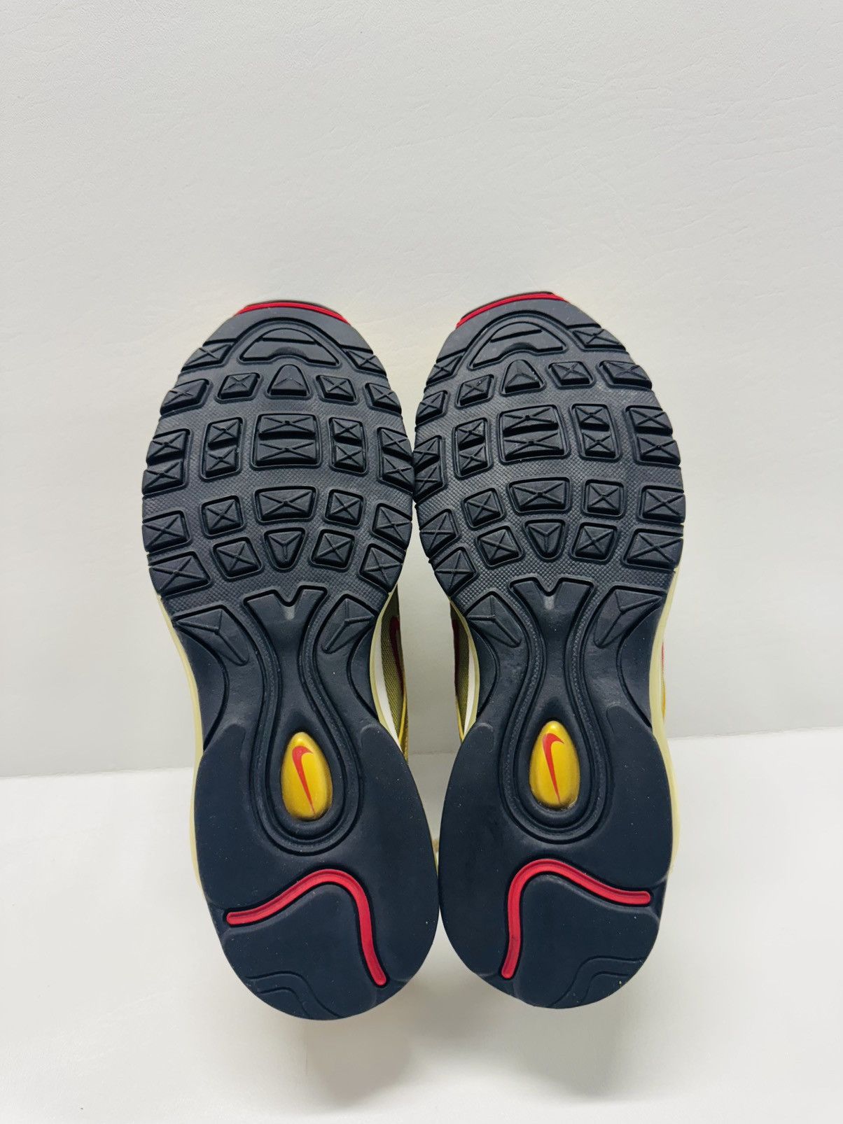 Nike Nike Air Max 97 Metallic Gold/Varsity Red-White-Black Size US 9.5 / EU 42-43 - 6 Thumbnail