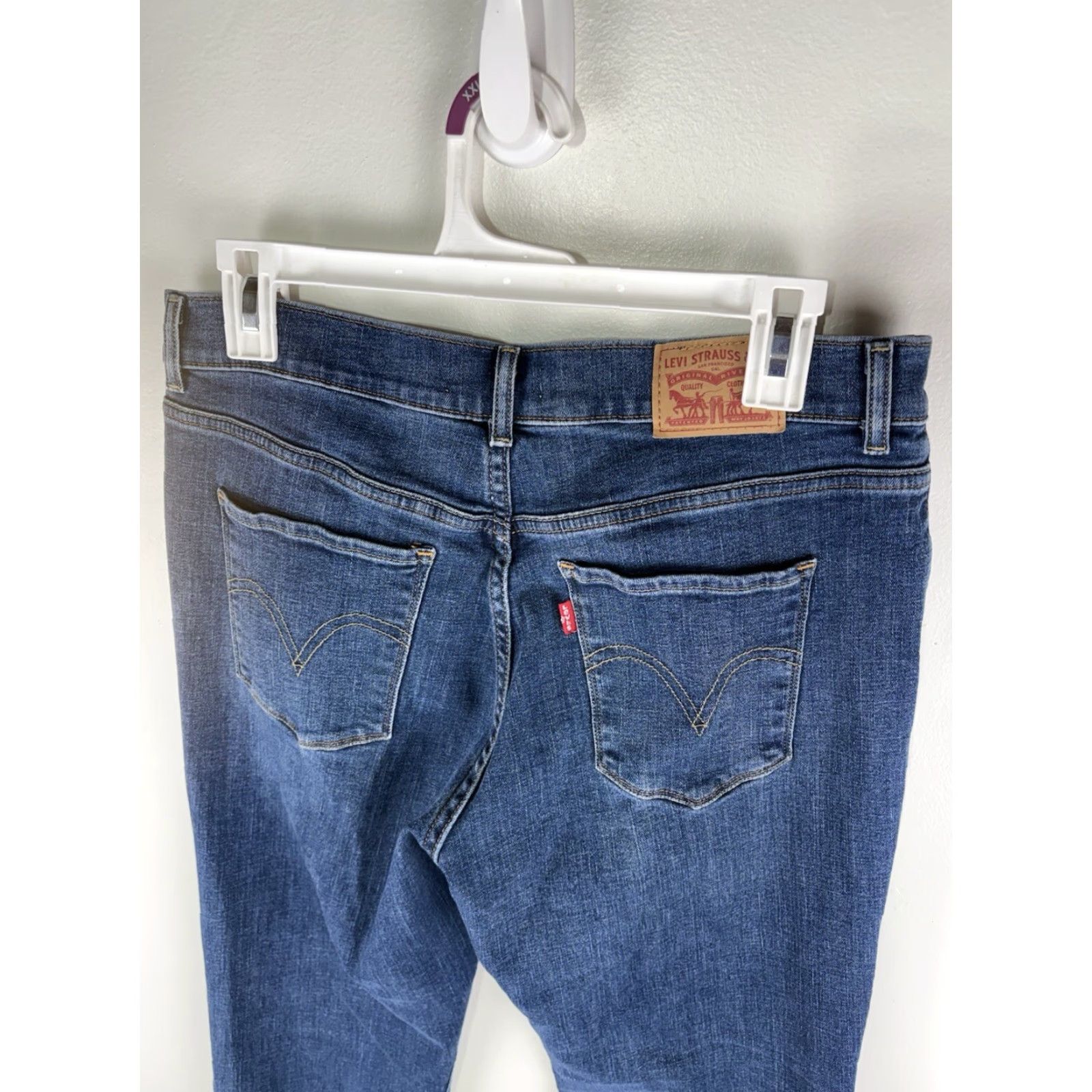 Levi's Levi’s Dk Wash Classic Bootcut Jeans Womens Size 8 Size 30" / US 8 / IT 44 - 5 Thumbnail
