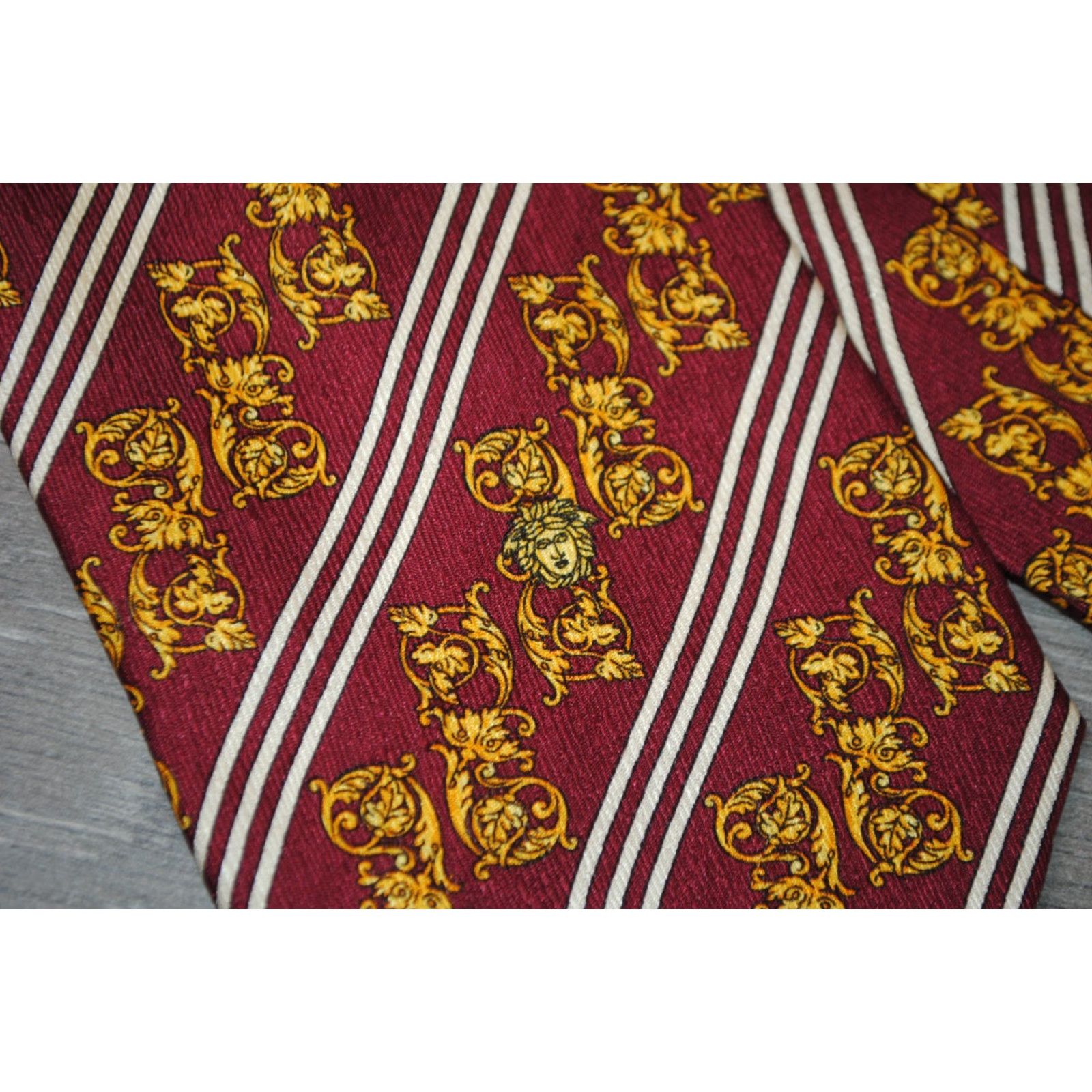 Versace VERSACE Red Tie 100% Silk Made in Italy Medusa Geometrical Striped Barocco Men Tie XS? Size ONE SIZE - 4 Thumbnail