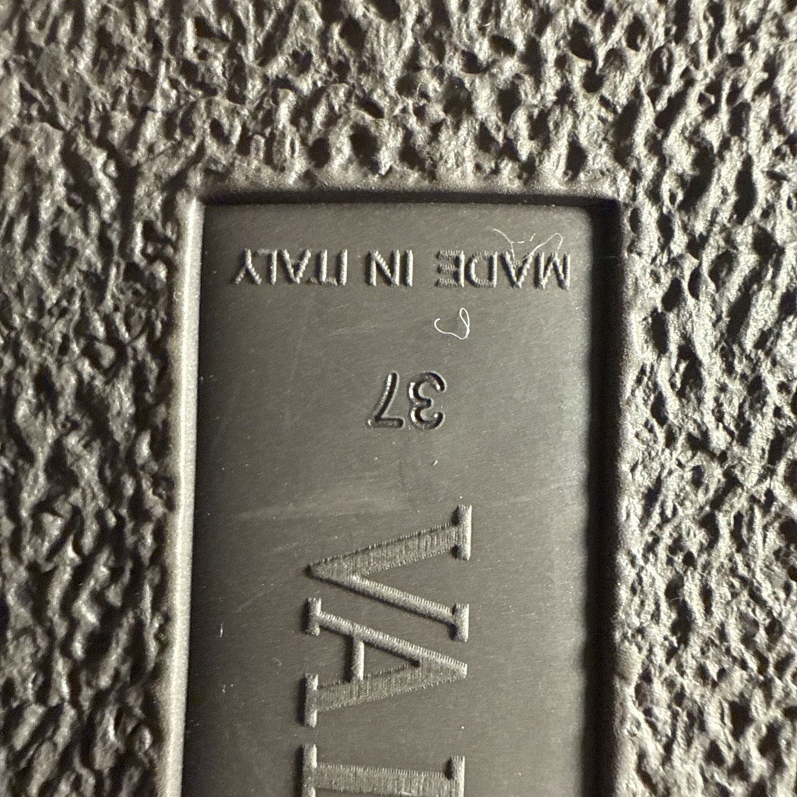 Valentino Valentino Garavani Leather Slide Sandals Almond EU37 US6.5 Size US 6.5 / IT 36.5 - 8 Thumbnail