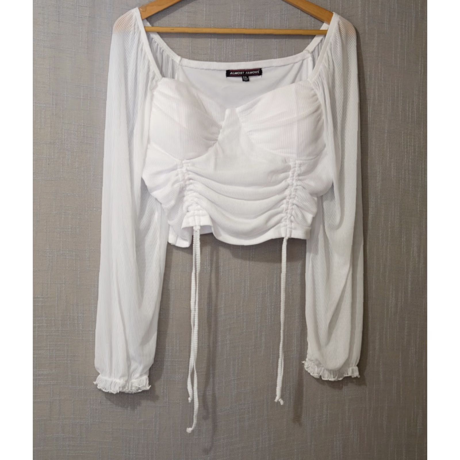 Almost Famous Nwot! Almost Famous Cropped Top White Ruched Womens XXL #H96-11 Size XXL / US 16-18 / IT 52-54 - 2 Thumbnail
