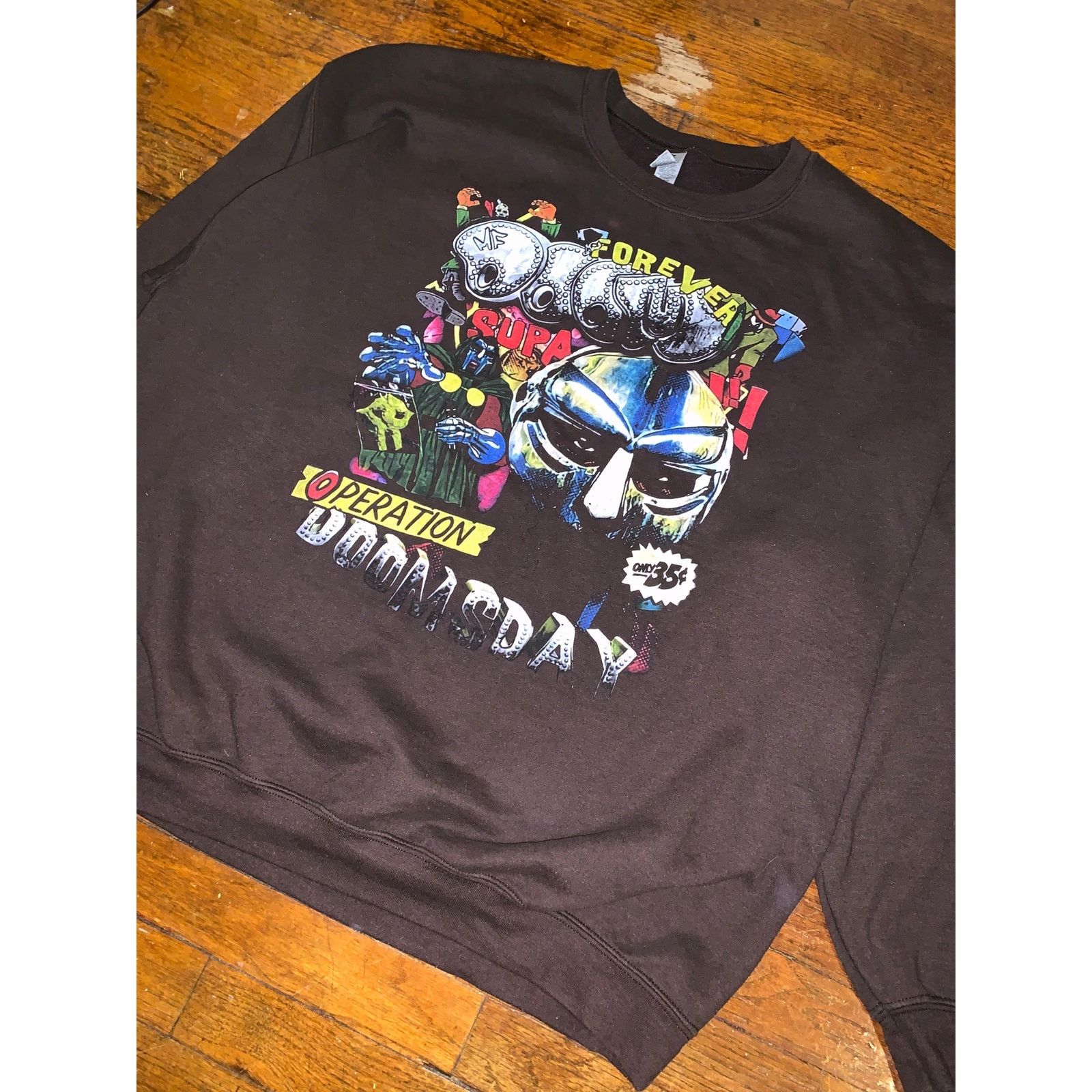 Band Tees × Rap Tees MF DOOM Operation Doomsday Crewneck Sweatshirt Brown 2XL Rap Size US XXL / EU 58 / 5 - 6 Thumbnail