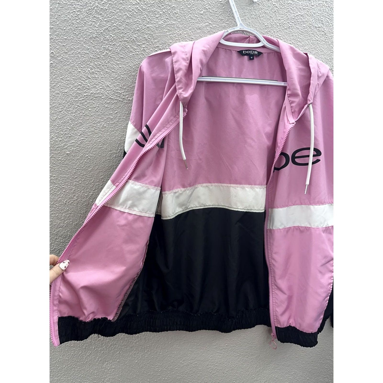 Bebe Bebe Womens Jacket Medium Pink Colorblock Zip Up Hooded Windbreaker Jacket Womens Windbreaker Zip Hooded Pink Colorblock M Size M / US 6-8 / IT 42-44 - 4 Thumbnail