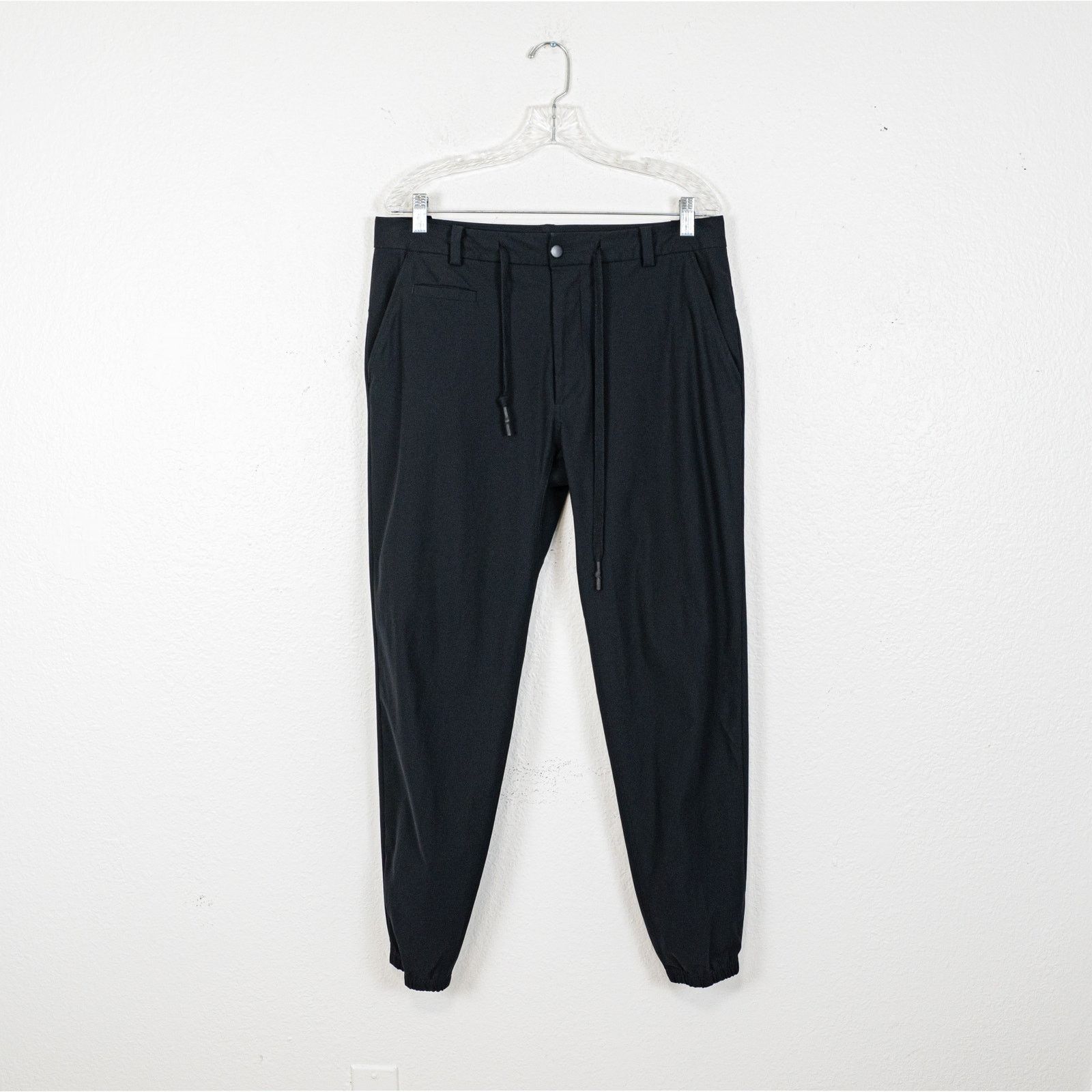 Lululemon Lululemon Drawstring Chino Pant joggers in black size 34 Size US 34 / EU 50 - 1 Thumbnail