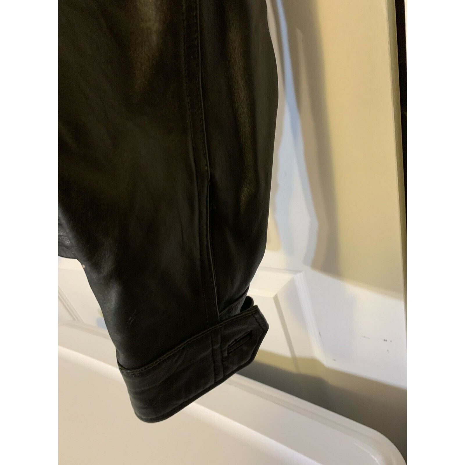 Roundtree & Yorke Roundtree & Yorke Men’s Sz L Black Leather Lamb Skin Jacket Size US L / EU 52-54 / 3 - 7 Thumbnail
