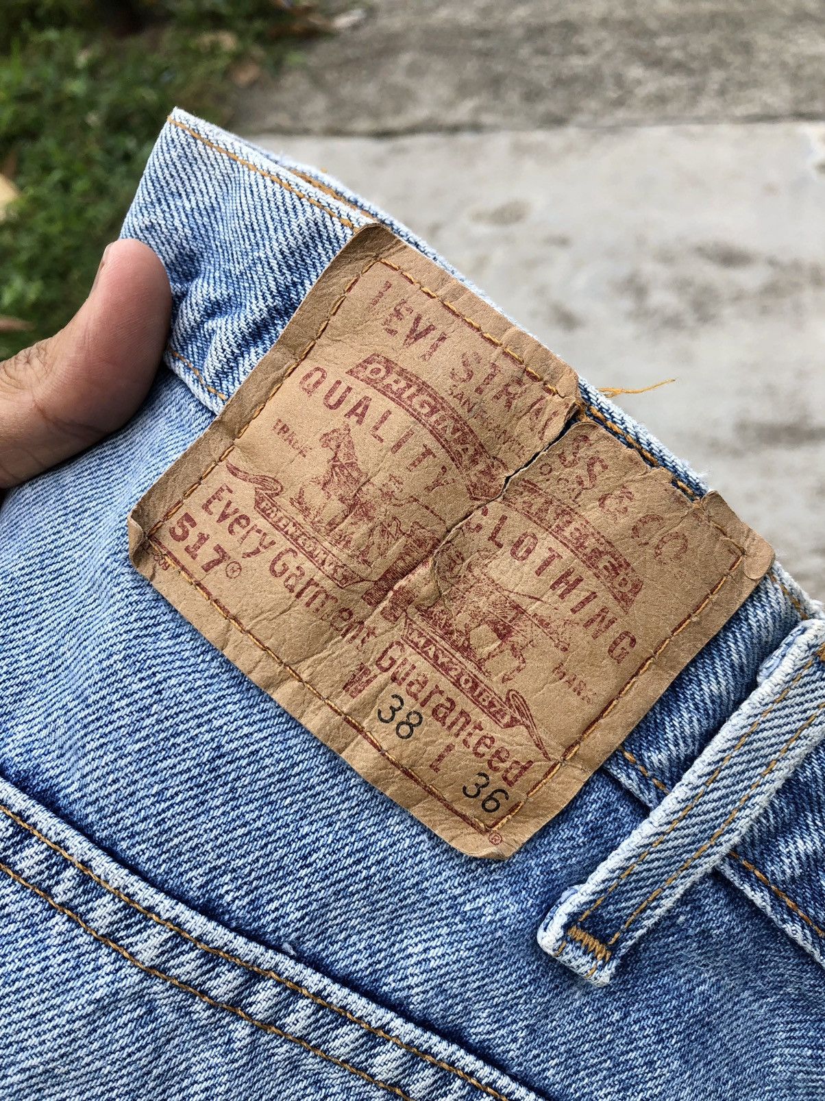 Levi's BOOTCUT FLARE⚡️⚡️VINTAGE 90s LEVIS 517 MADE IN USA Size US 37 - 5 Thumbnail