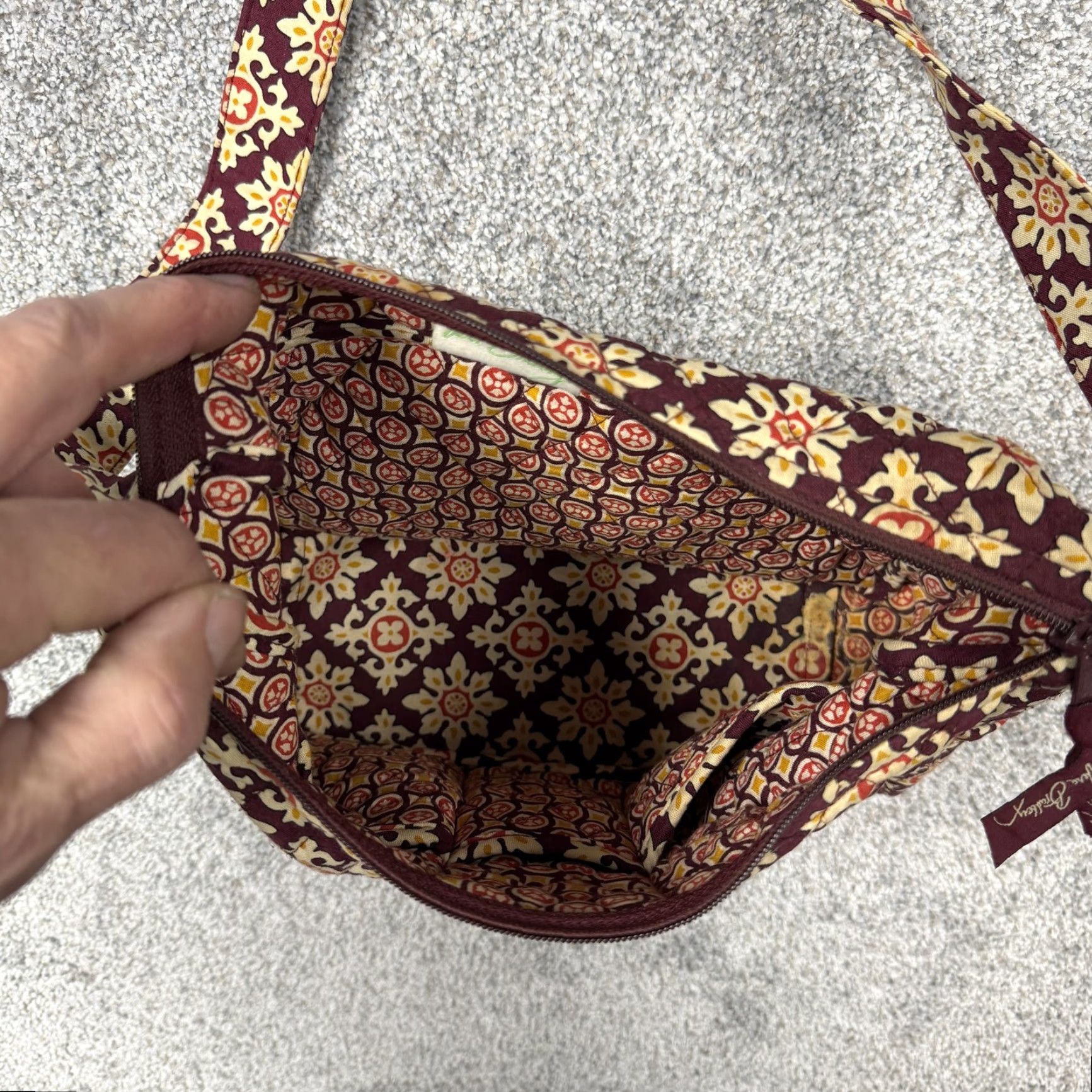 Vera Bradley VINTAGE Vera Bradley Crossbody Bag Womens Medium Burgundy Floral Quilted Bag Purse Zip 90s? Size ONE SIZE - 7 Thumbnail