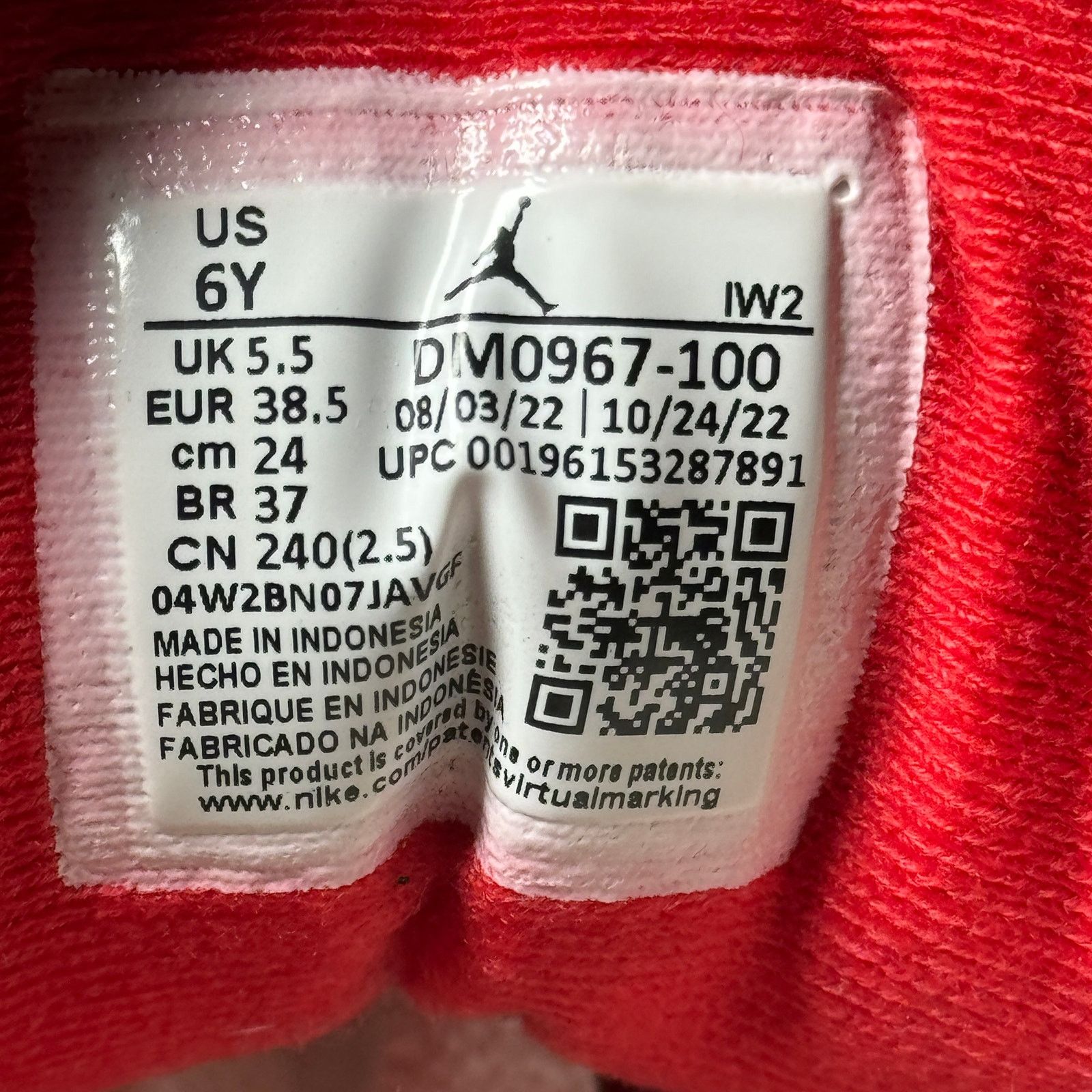 Jordan Brand × Nike Size 6 - Nike Air Jordan 3 Retro GS White Cement Reimagined Size US 6 / EU 39 - 8 Thumbnail
