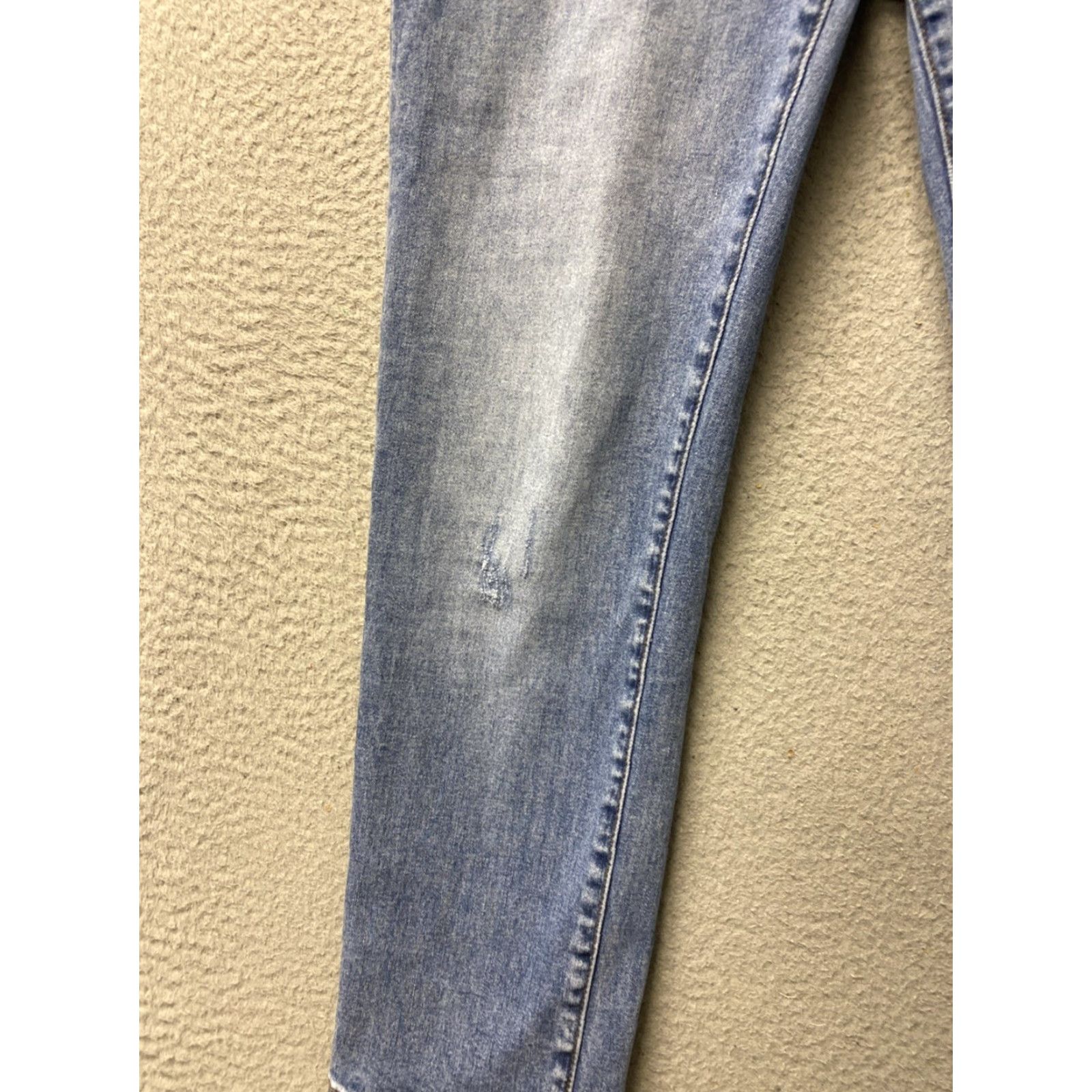 Vintage KUT from the Kloth Jeans Women’s Size 4 Slim Distressed Denim Blue 26 Inseam Button Zip Pockets Cotton Spandex Skinny/Stretch Size 30" / US 8 / IT 44 - 3 Thumbnail