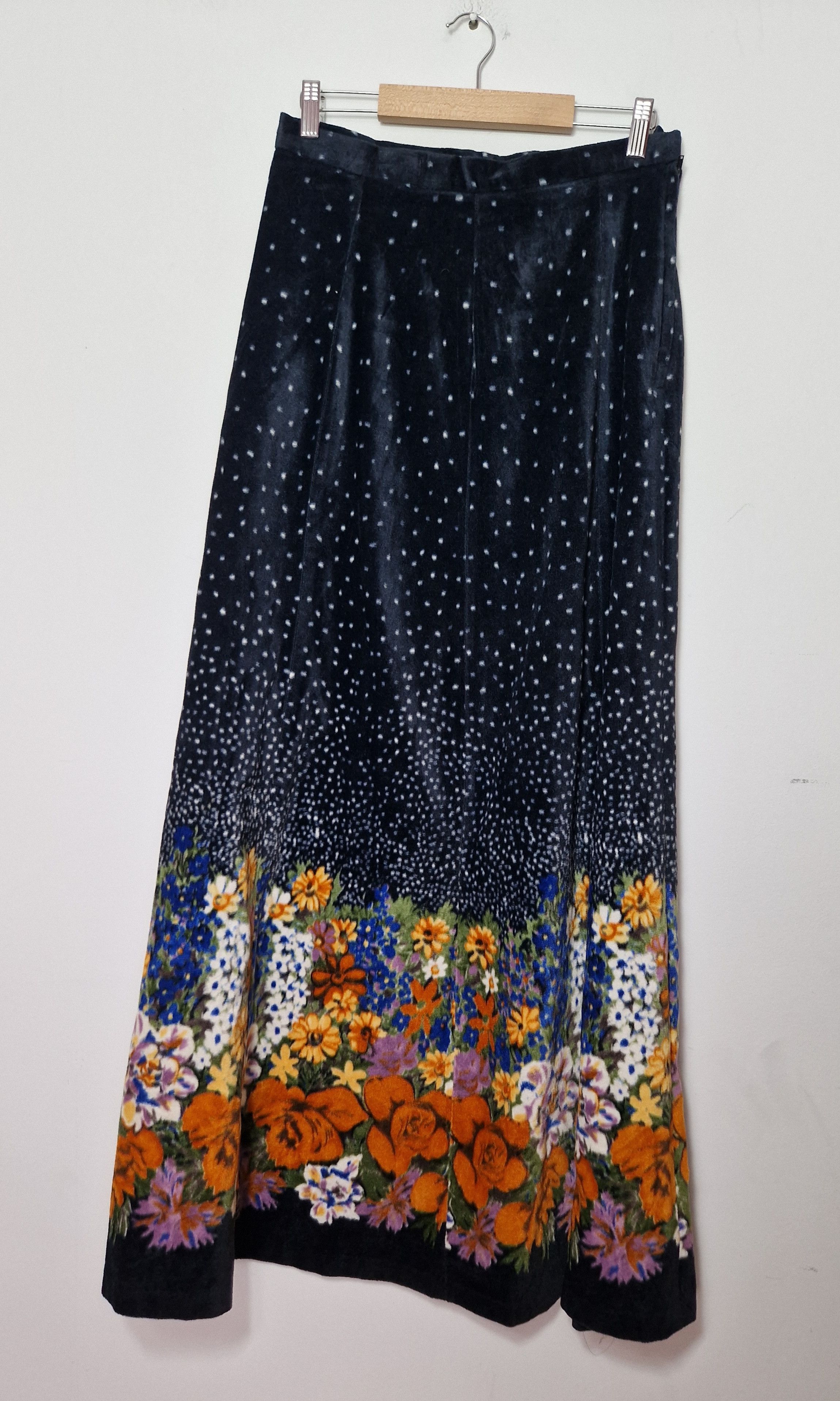Japanese Brand × Vintage floral velvet maxi skirt vintage y2k japanese kenzo Size 26" / US 2 / IT 38 - 8 Thumbnail