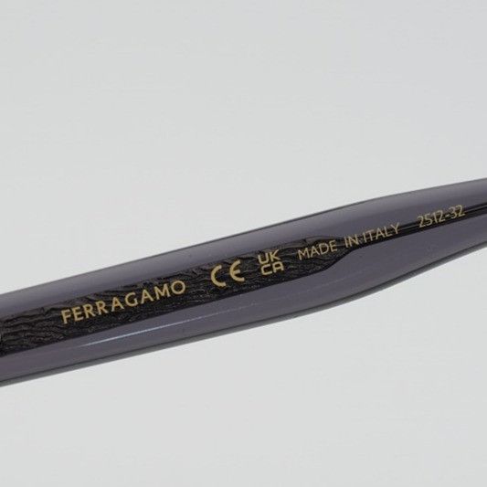 Salvatore Ferragamo Salvatore Ferragamo SF1040SCP 020 Sunglasses Grey Square Size ONE SIZE - 3 Thumbnail
