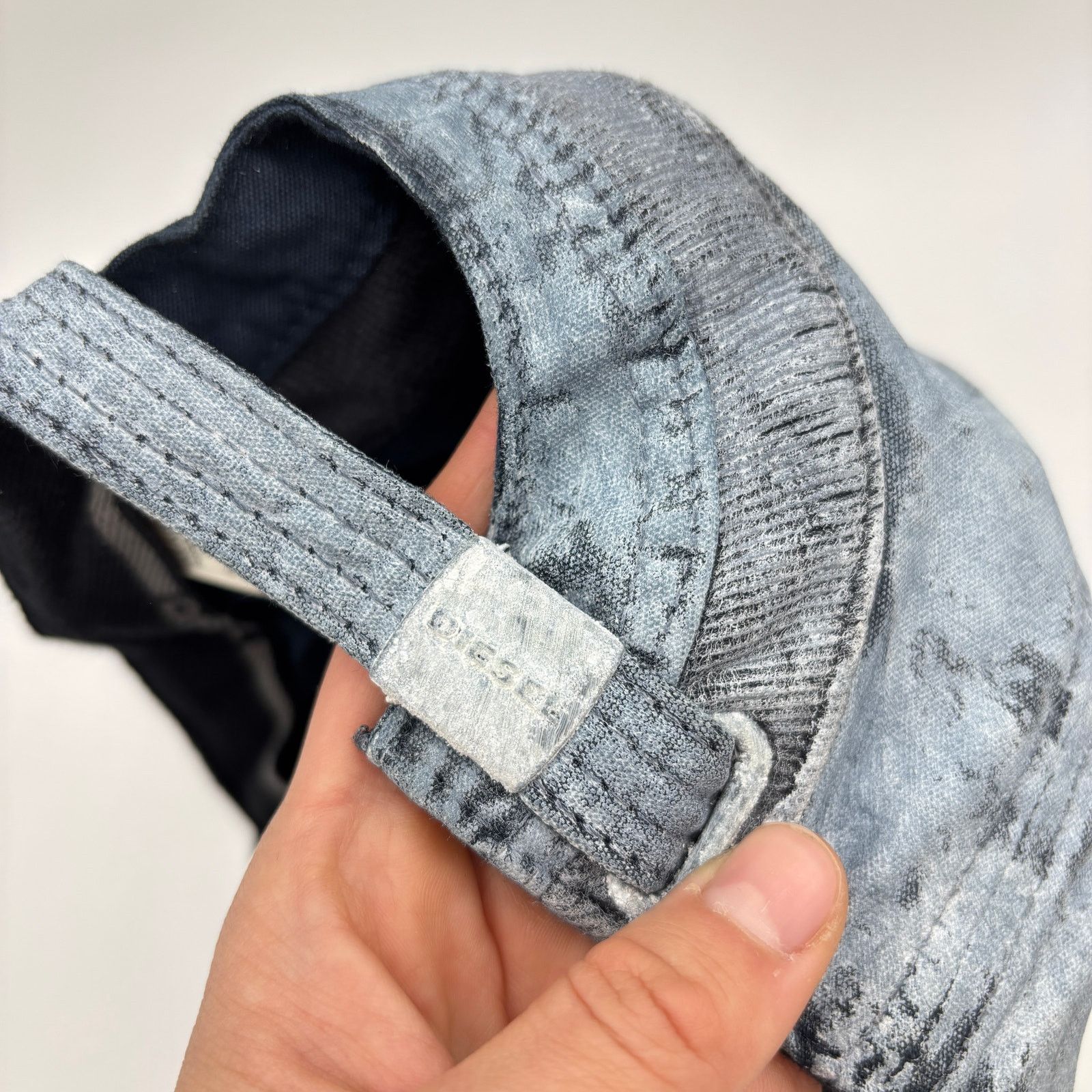 Diesel Diesel White Painted Hat Adjustable Avant Garde Y2K Size ONE SIZE - 10 Thumbnail