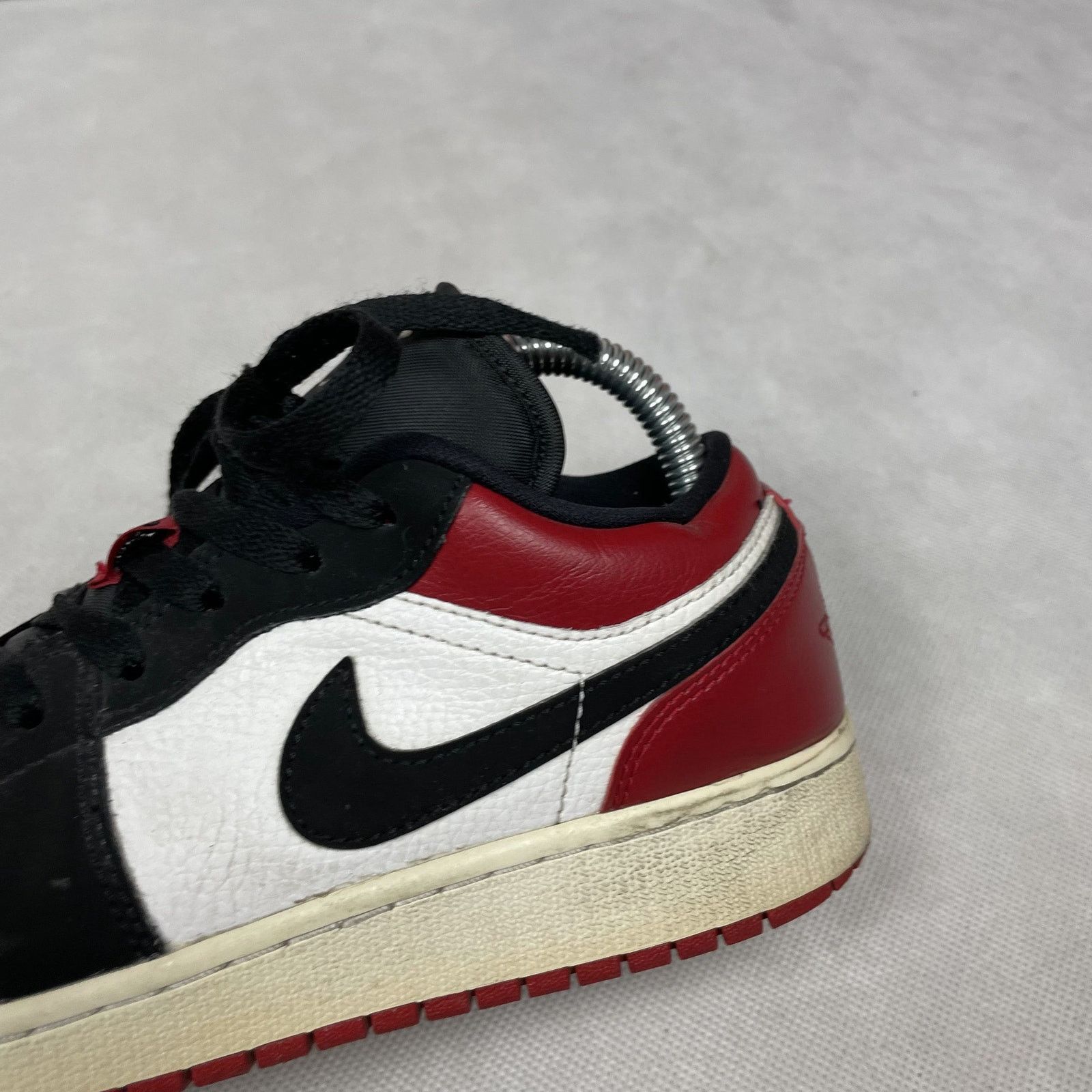 Nike Nike Air Jordan 1 Low GS 553560-116 Leather Sneakers 5.5 Size US 5.5 / EU 38 - 7 Thumbnail