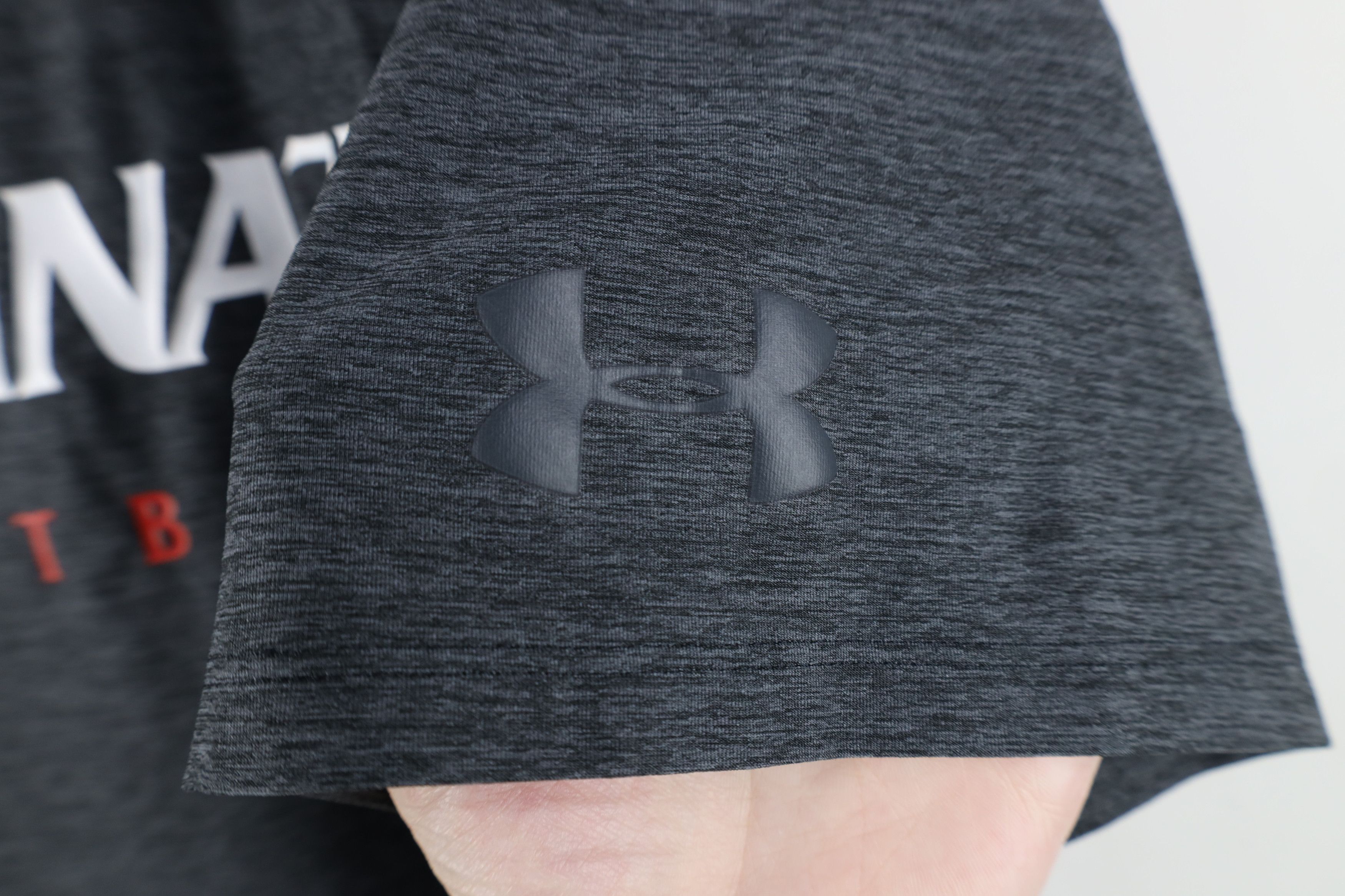 Under Armour Under Armour University of Cincinnati Basketball T-Shirt Size US XL / EU 56 / 4 - 5 Thumbnail