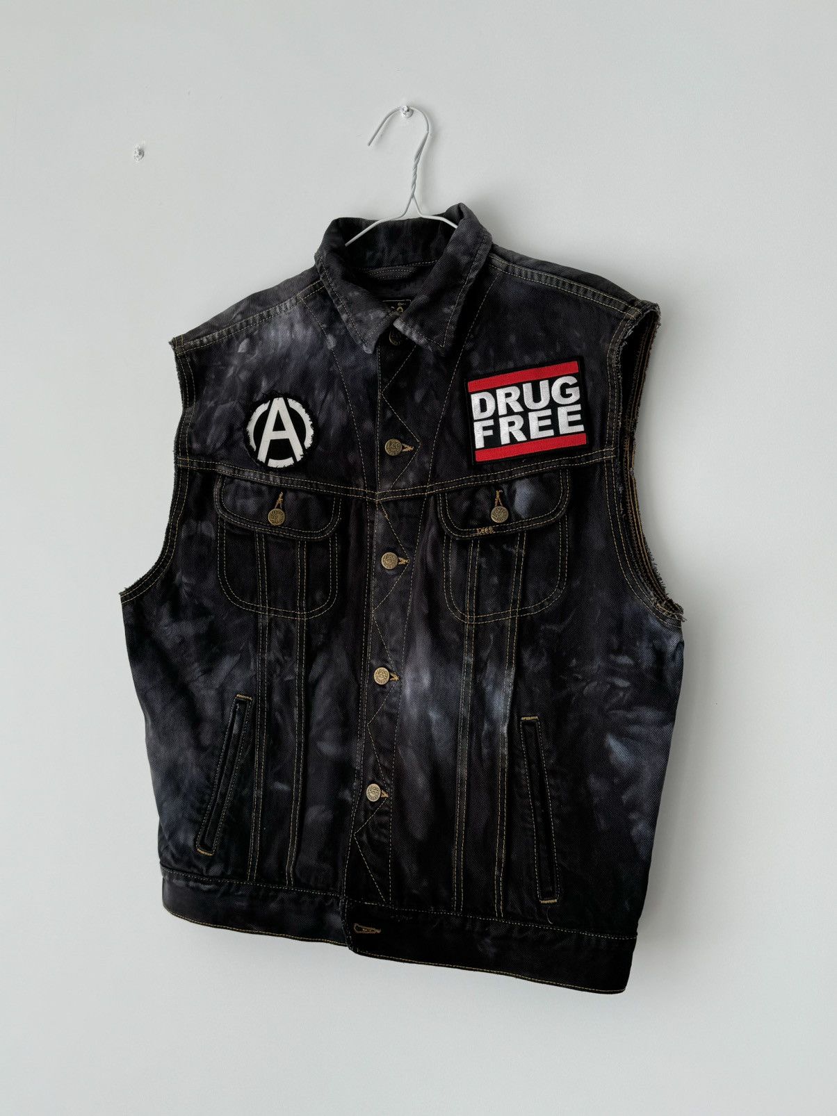 Vintage Vintage 90s Lee Custom Hardcore Biker Denim Vest Size US L / EU 52-54 / 3 - 5 Thumbnail
