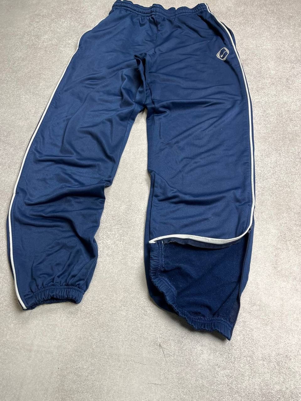 Nike × Vintage Vintage Nike Swosh Nylon Baggy Trackpants Y2K S Size US 31 - 3 Thumbnail
