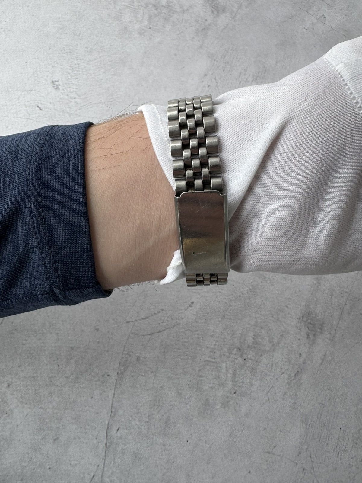 Vintage Q&Q Japanese Style Watch Vintage Size ONE SIZE - 4 Thumbnail