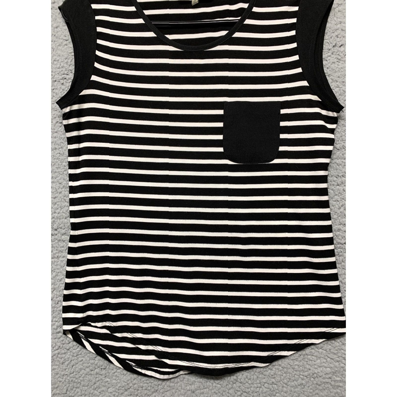Calvin Klein Calvin Klein Womens XS Sleeveless Top Shirt Pullover Black White Stripes Pocket Shirt Tank Multicolor Casual Basic Classic Colorful 90s? Size XS / US 0-2 / IT 36-38 - 3 Thumbnail