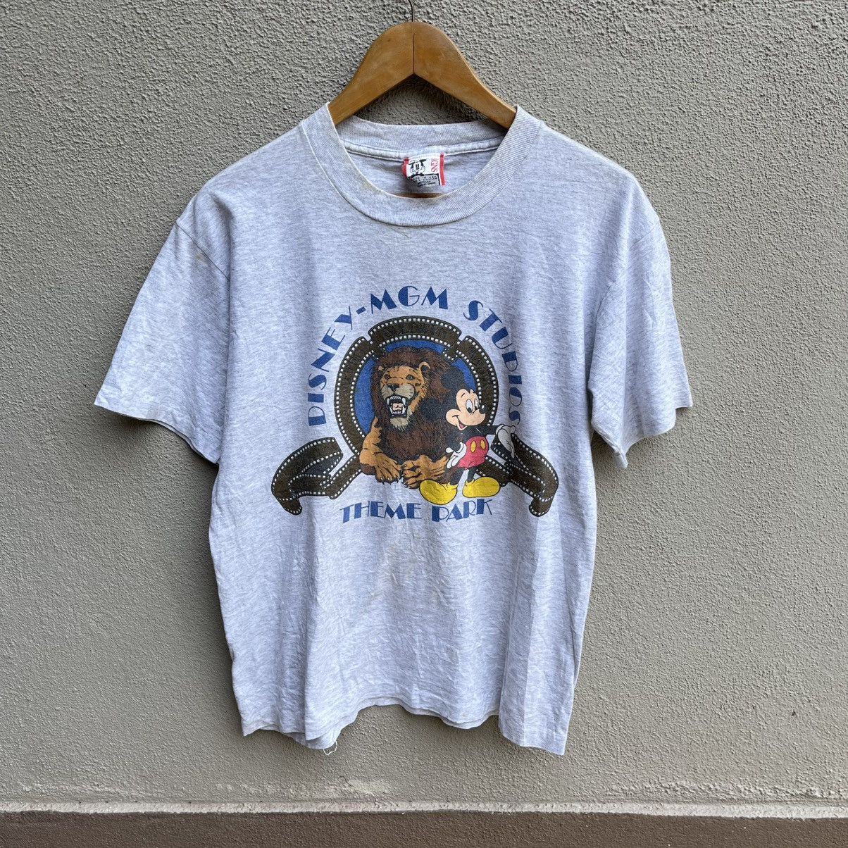 Vintage Vintage 90s DISNEY Mickey Mouse Theme Park tee Size US M / EU 48-50 / 2 - 1 Thumbnail